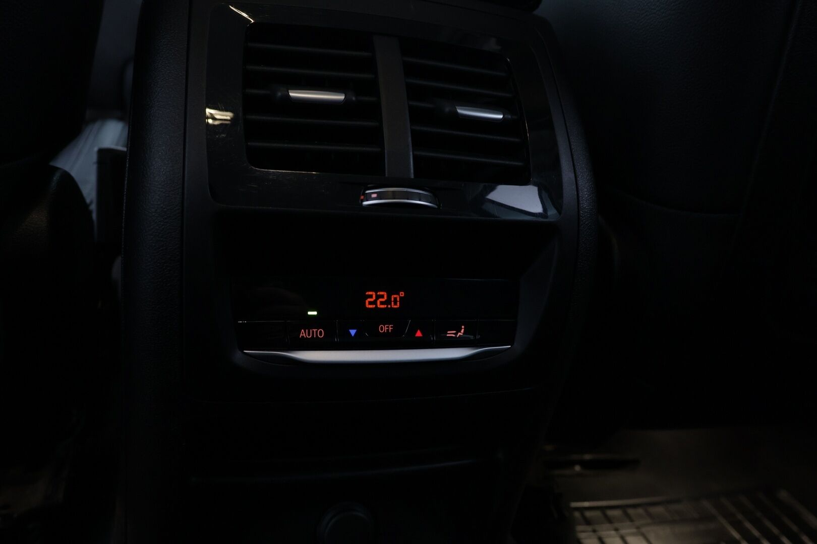 BMW X3 2018 G01 xDrive20d A Business xLine *Suomi-auto / M-Sport sisätilapaketti / Sporttipenkit / Lohkolämmitin!* - Upea yksilö / Hyvin huollettu / Kahdet renkaat / Diesel / Harvinainen metalliväri