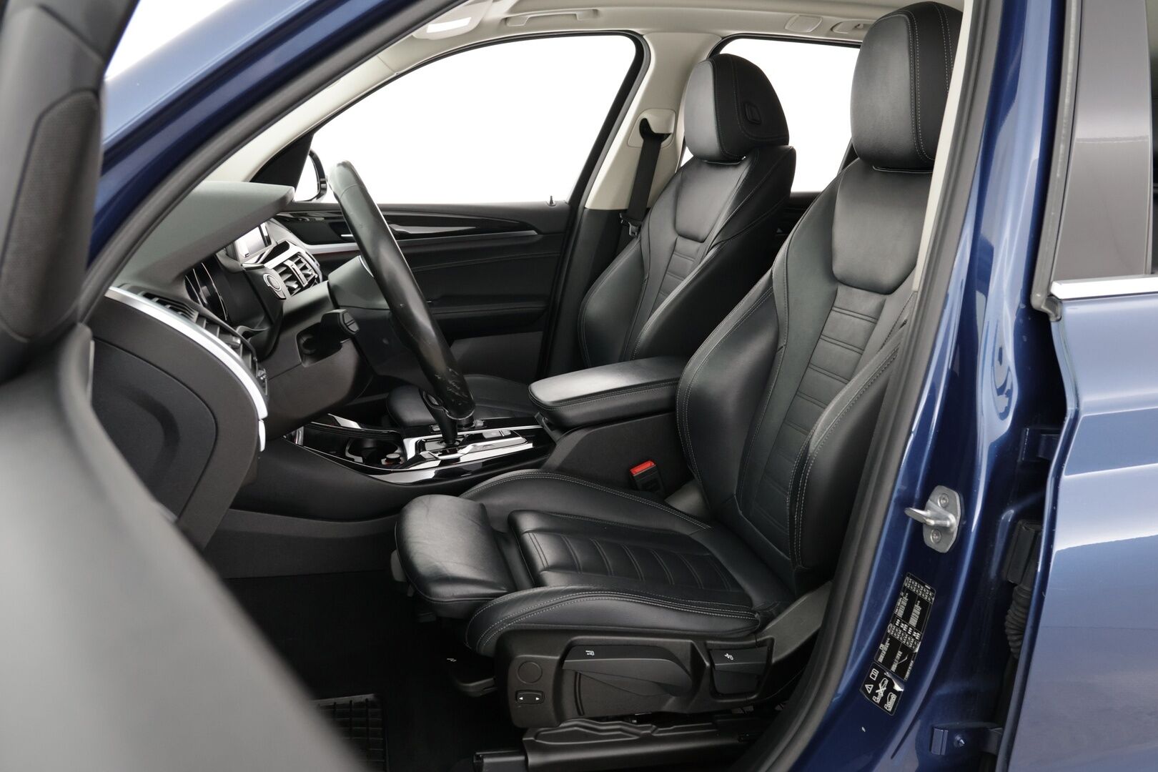 BMW X3 2018 G01 xDrive20d A Business xLine - Suomi-auto / M-Sport sisätilapaketti / Sporttipenkit / Lohkolämmitin / Upea yksilö / Hyvin huollettu / Kahdet renkaat / Harvinainen metalliväri
