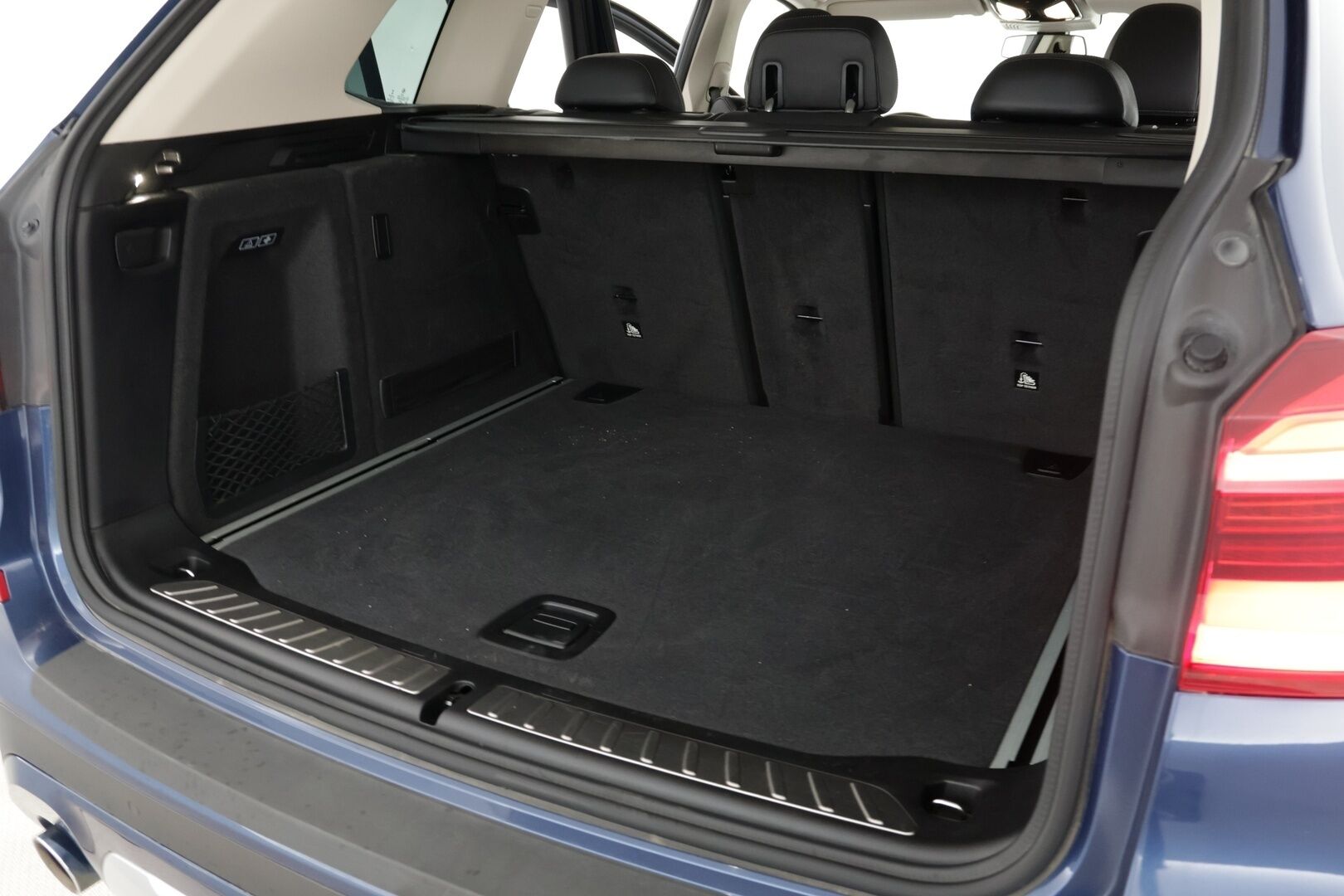 BMW X3 2018 G01 xDrive20d A Business xLine * Suomi-auto / M-Sport sisätilapaketti / Sporttipenkit / Lohkolämmitin * - Upea yksilö / Hyvin huollettu / Kahdet renkaat / Diesel / Harvinainen metalliväri