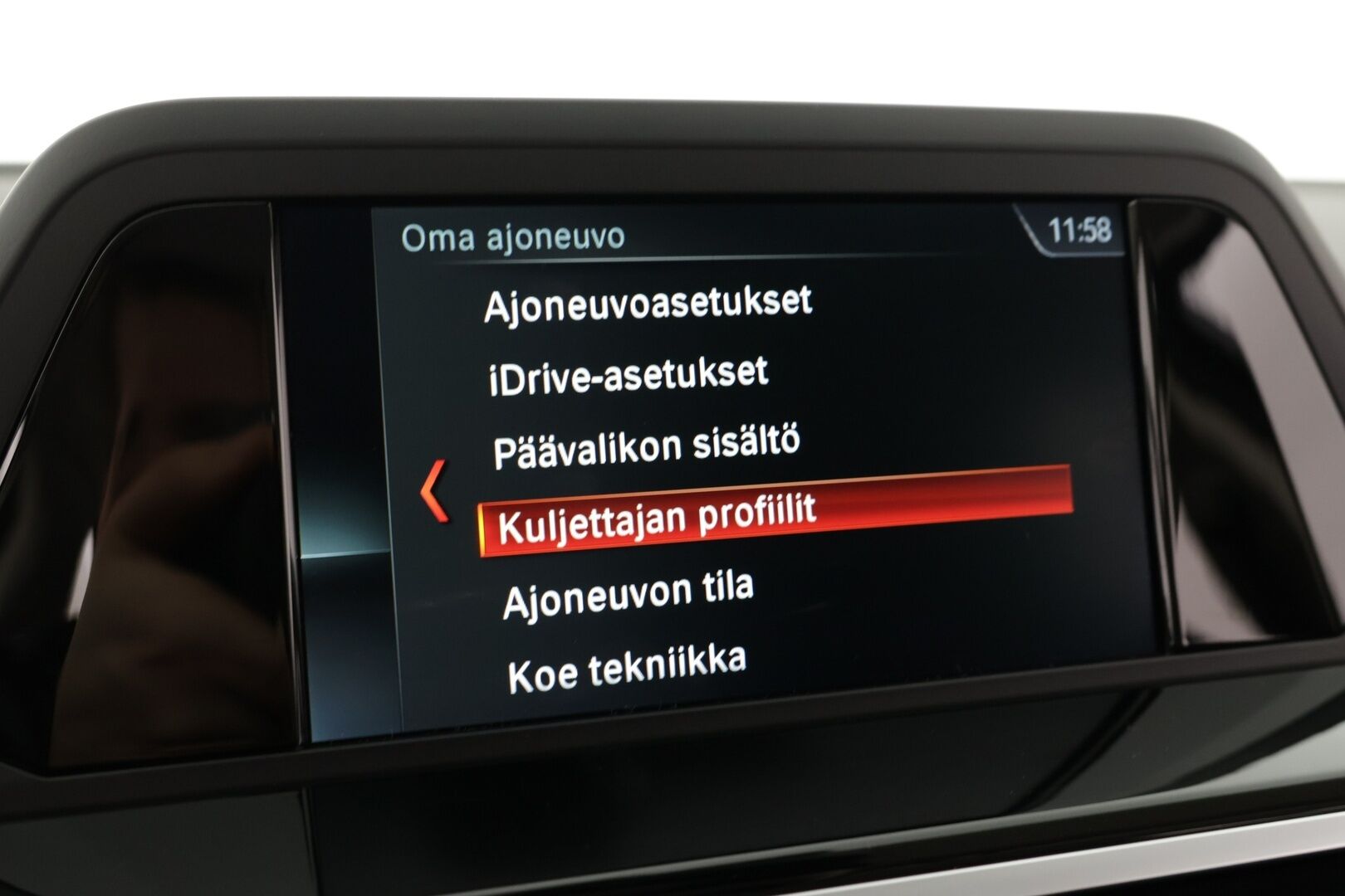 BMW X3 2018 G01 xDrive20d A Business xLine *Suomi-auto / M-Sport sisätilapaketti / Sporttipenkit / Lohkolämmitin!* - Upea yksilö / Hyvin huollettu / Kahdet renkaat / Diesel / Harvinainen metalliväri