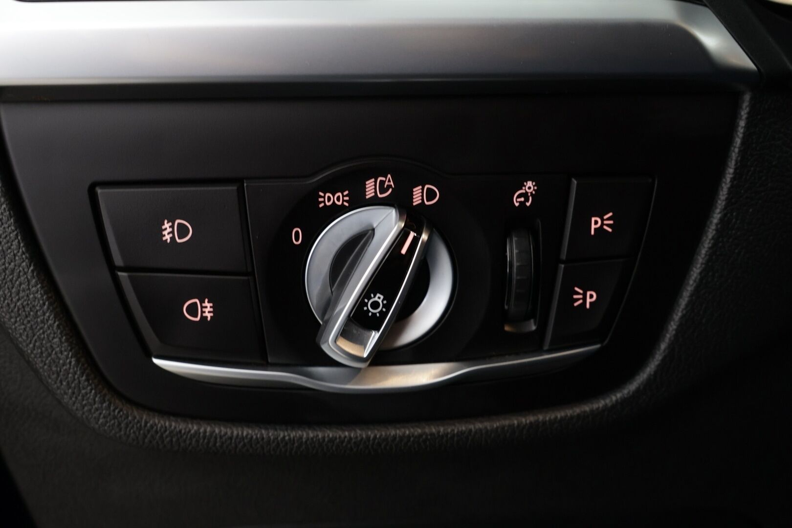 BMW X3 2018 G01 xDrive20d A Business xLine * Suomi-auto / M-Sport sisätilapaketti / Sporttipenkit / Lohkolämmitin * - Upea yksilö / Hyvin huollettu / Kahdet renkaat / Diesel / Harvinainen metalliväri - HULLUT AVAJAISHULINAT KORKOTARJOUS 3,29 %