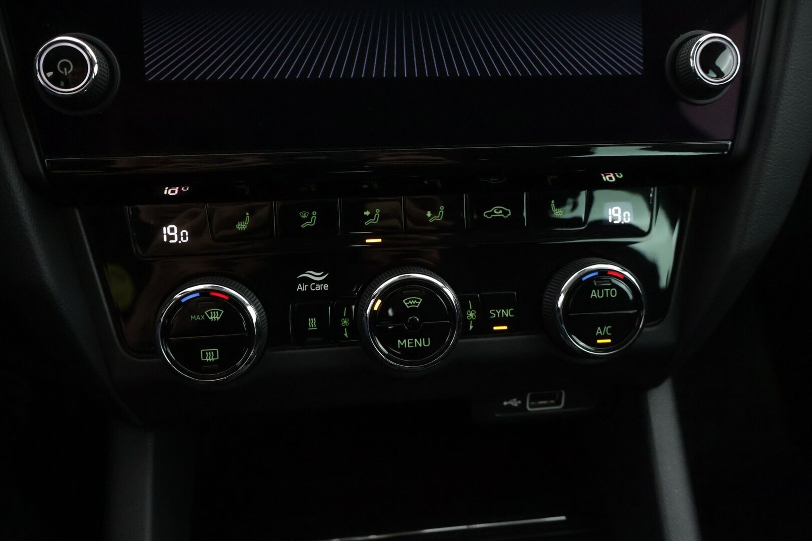 Skoda Octavia 2018 1,5 TSI Style DSG Autom. * Adapt. Vakkari / Keyless Go / Apple&Android / Webasto / Lämmitettävä tuulilasi / Lohko * - * Juuri huollettu hyvällä pidolla ollut siisti yksilö! Uudet kesärenkaat *