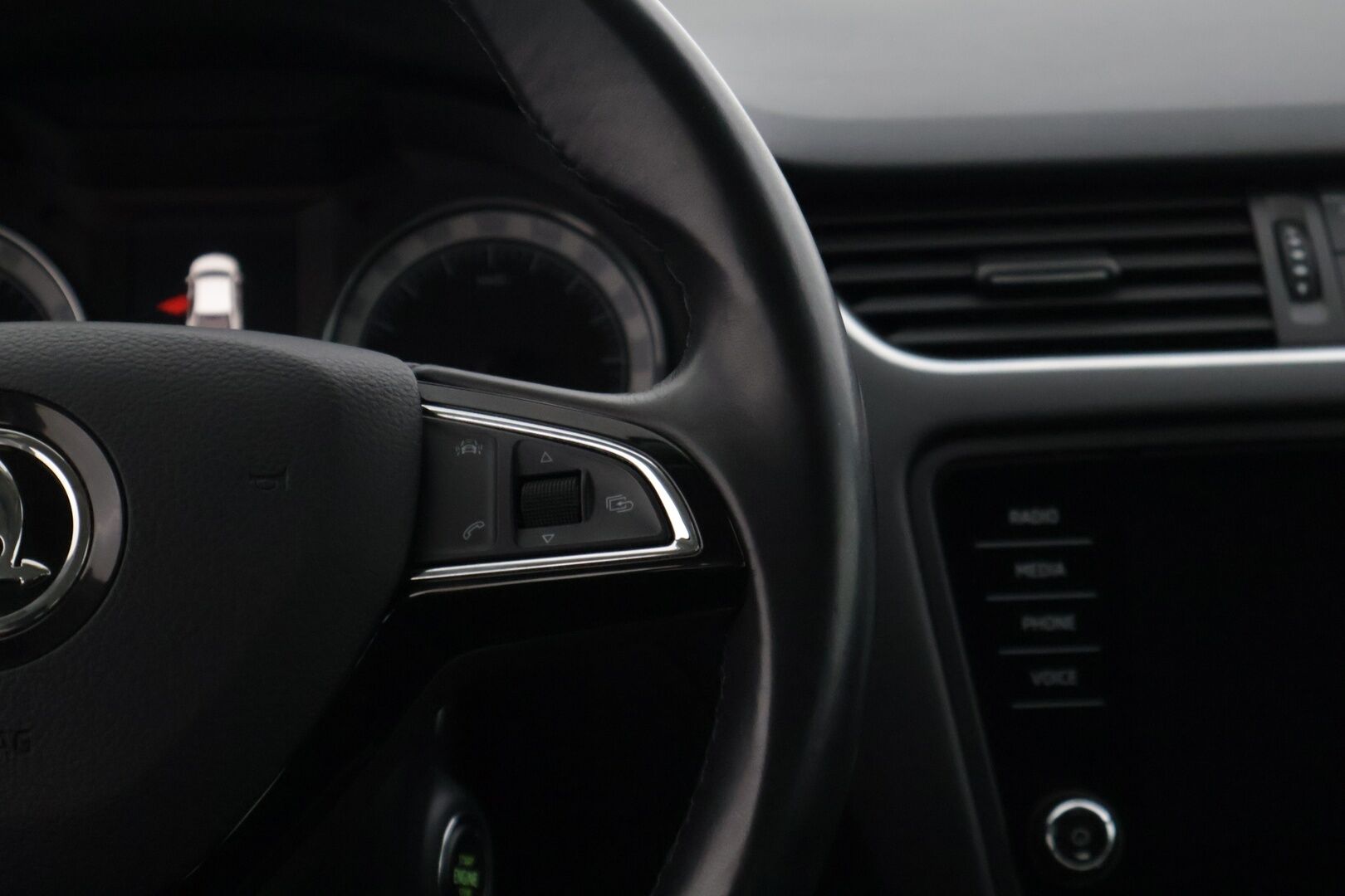 Skoda Octavia 2018 1,5 TSI Style DSG Autom. * Adapt. Vakkari / Keyless Go / Apple&Android / Webasto / Lämmitettävä tuulilasi / Lohko * - * Juuri huollettu hyvällä pidolla ollut siisti yksilö! Uudet kesärenkaat *