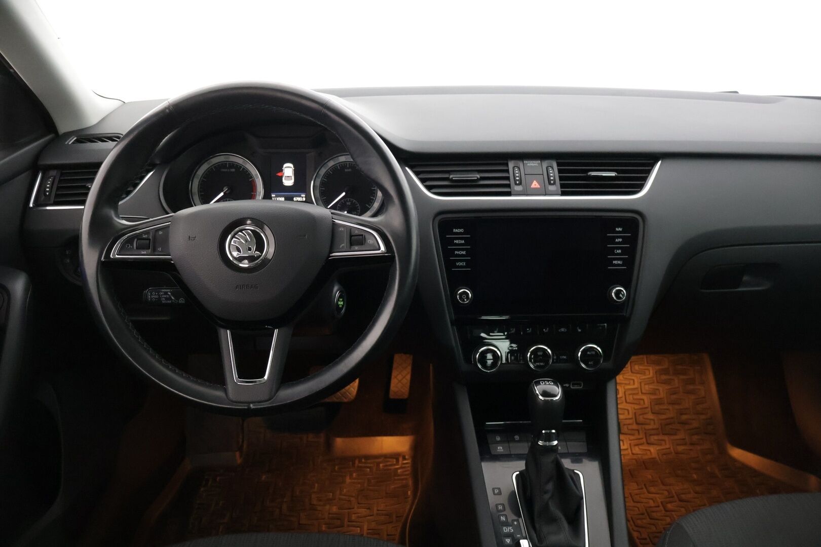 Skoda Octavia 2018 1,5 TSI Style DSG Autom. * Adapt. Vakkari / Keyless Go / Apple&Android / Webasto / Lämmitettävä tuulilasi / Lohko * - * Juuri huollettu hyvällä pidolla ollut siisti yksilö! Uudet kesärenkaat *