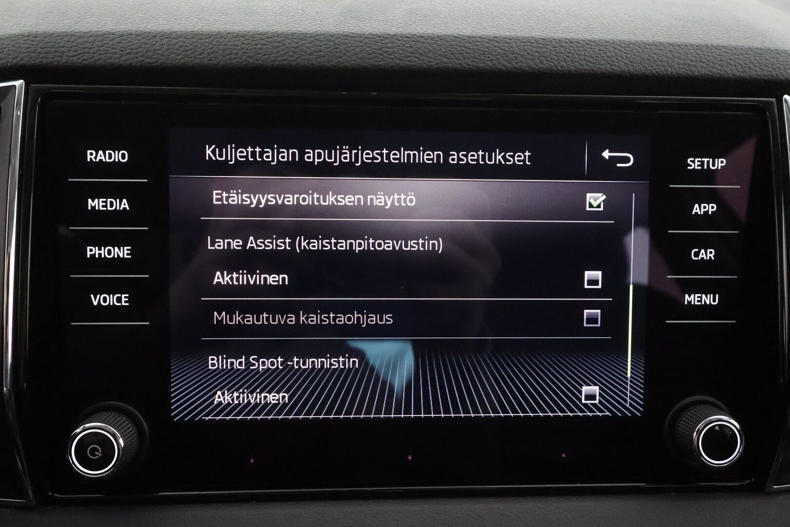 Skoda Karoq 2018 1,5 TSI Style DSG * ACC / Webasto / Koukku / Muistipenkki / P.Kamera / LED / Apple&Android * - 1.Om Suomi-auto / Kahdet Renkaat / Merkkihuollettu