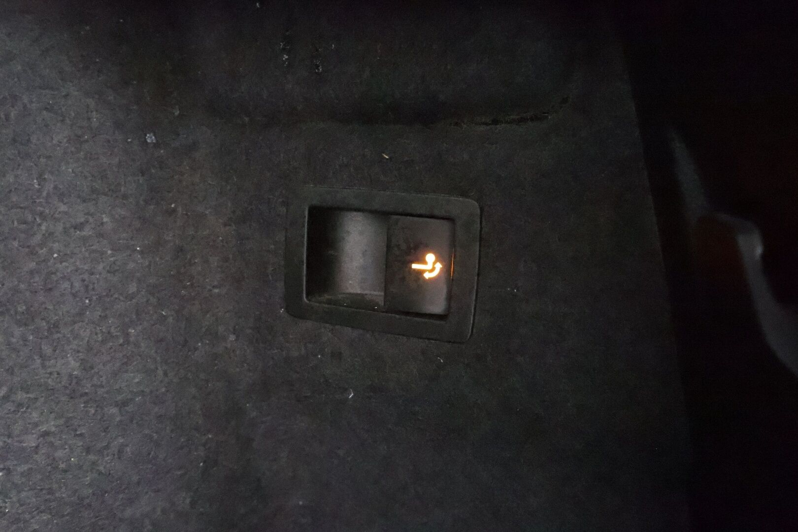 Skoda Karoq 2018 1,5 TSI Style DSG * ACC / Webasto / Koukku / Muistipenkki / P.Kamera / LED / Apple&Android * - 1.Om Suomi-auto / Kahdet Renkaat / Merkkihuollettu