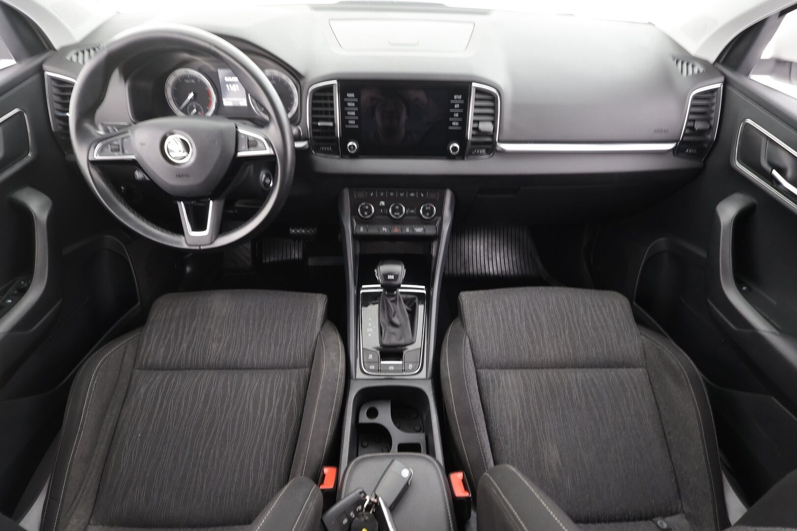 Skoda Karoq 2018 1,5 TSI Style DSG * ACC / Webasto / Koukku / Muistipenkki / P.Kamera / LED / Apple&Android * - 1.Om Suomi-auto / Kahdet Renkaat / Merkkihuollettu