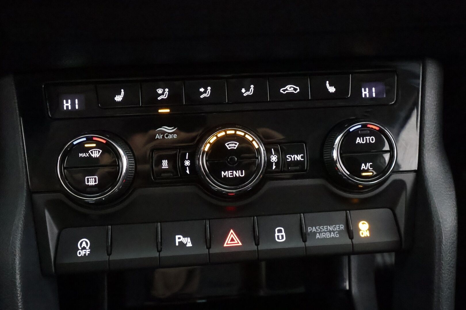 Skoda Karoq 2018 1,5 TSI Style DSG - 1.Om Suomi-auto | Kahdet Renkaat | Merkkihuollettu