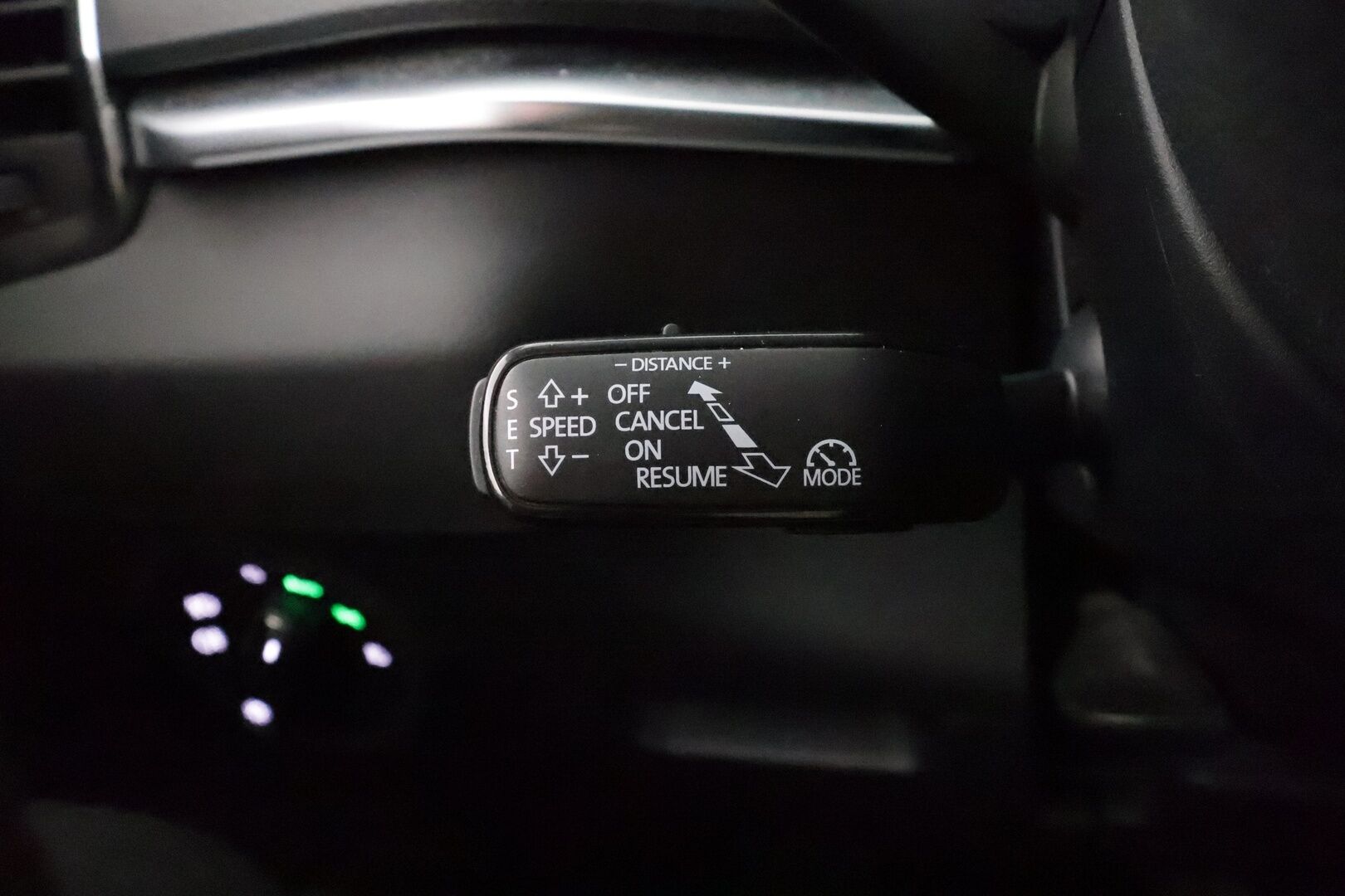 Skoda Karoq 2018 1,5 TSI Style DSG * ACC / Webasto / Koukku / Muistipenkki / P.Kamera / LED / Apple&Android * - 1.Om Suomi-auto / Kahdet Renkaat / Merkkihuollettu