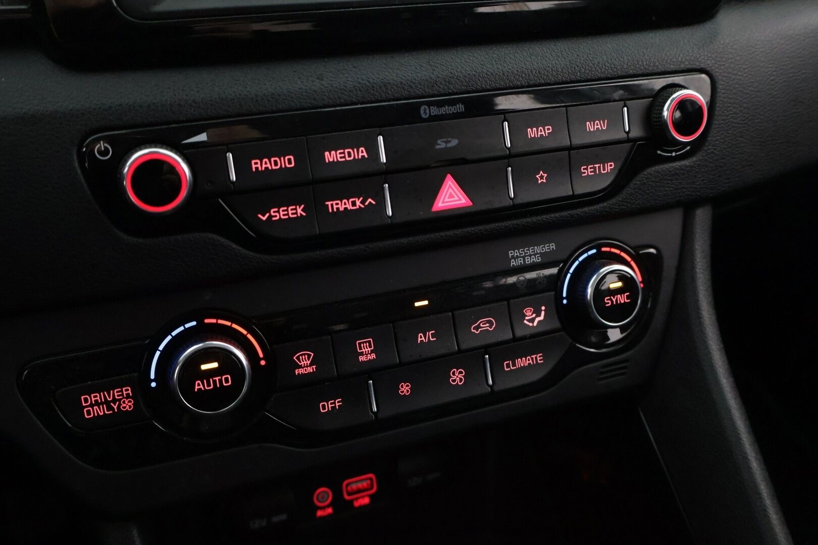 Kia Niro plug-in 2018 1,6 GDI EX DCT - ACC | Lohko | Kaistavahti | Navi | P-kamera | LED | Puolinahkasisusta | Ratinlämmitin | 2x Renkaat | Juuri huollettu | Juuri katsastettu