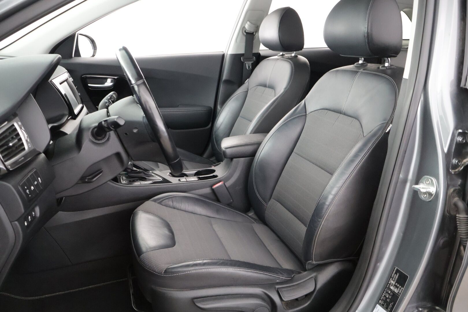 Kia Niro plug-in 2018 1,6 GDI EX DCT - ACC | Lohko | Kaistavahti | Navi | P-kamera | LED | Puolinahkasisusta | Ratinlämmitin | 2x Renkaat | Juuri huollettu | Juuri katsastettu