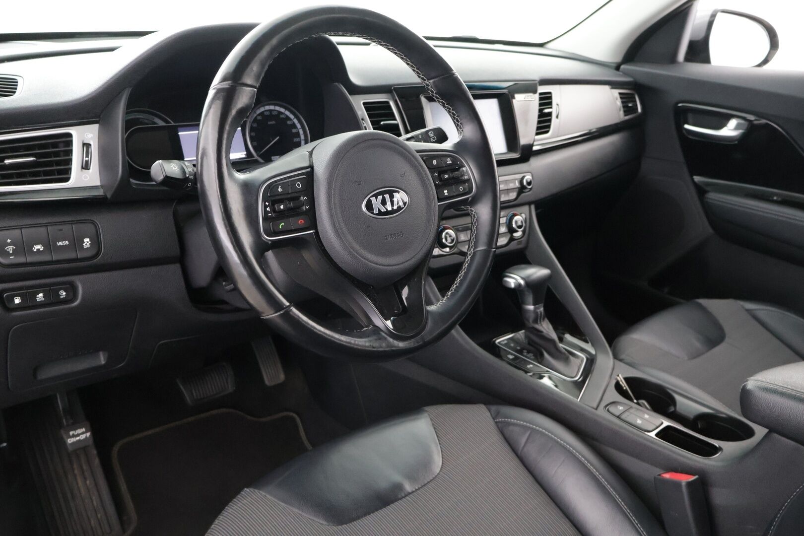 Kia Niro plug-in 2018 1,6 GDI EX DCT - ACC | Lohko | Kaistavahti | Navi | P-kamera | LED | Puolinahkasisusta | Ratinlämmitin | 2x Renkaat | Juuri huollettu | Juuri katsastettu
