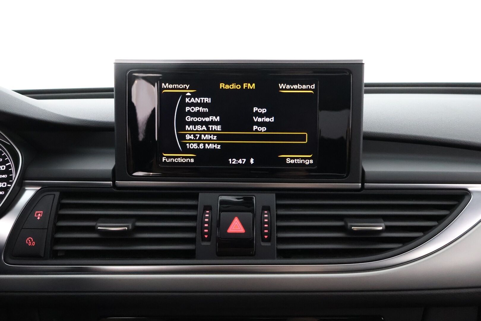 Audi A6 2014 Avant Business Sport Edition 2,0 TDI 140 kW ultra - Vakkari / Xenon / Sporttipenkit / Lohko & Sisäpistoke / 2x Renkaat aluvantein!