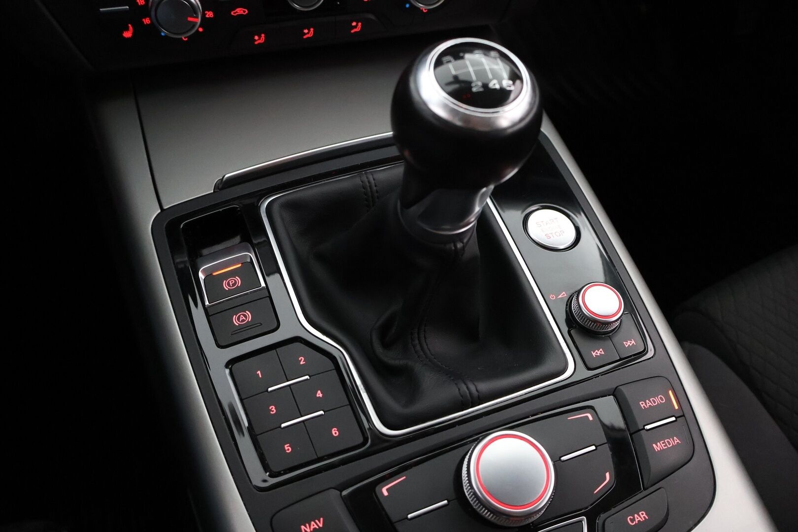Audi A6 2014 Avant Business Sport Edition 2,0 TDI 140 kW ultra - Vakkari / Xenon / Sporttipenkit / Lohko & Sisäpistoke / 2x Renkaat aluvantein!