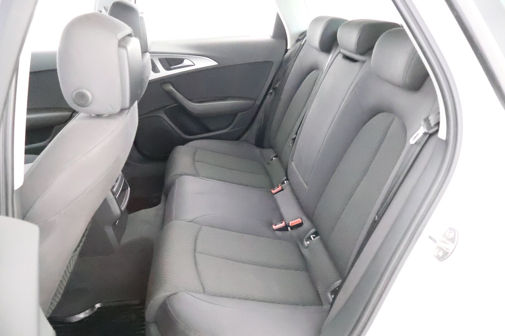 Audi A6 2014 Avant Business Sport Edition 2,0 TDI 140 kW ultra - Vakkari / Xenon / Sporttipenkit / Lohko & Sisäpistoke / 2x Renkaat aluvantein!