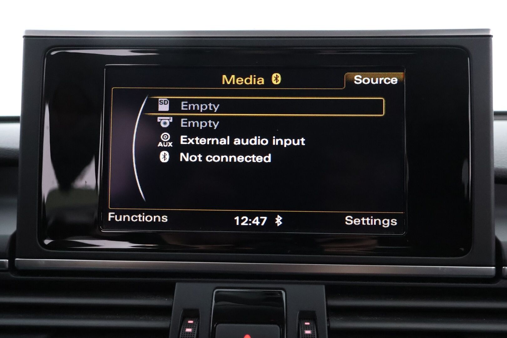 Audi A6 2014 Avant Business Sport Edition 2,0 TDI 140 kW ultra - Vakkari / Xenon / Sporttipenkit / Lohko & Sisäpistoke / 2x Renkaat aluvantein!