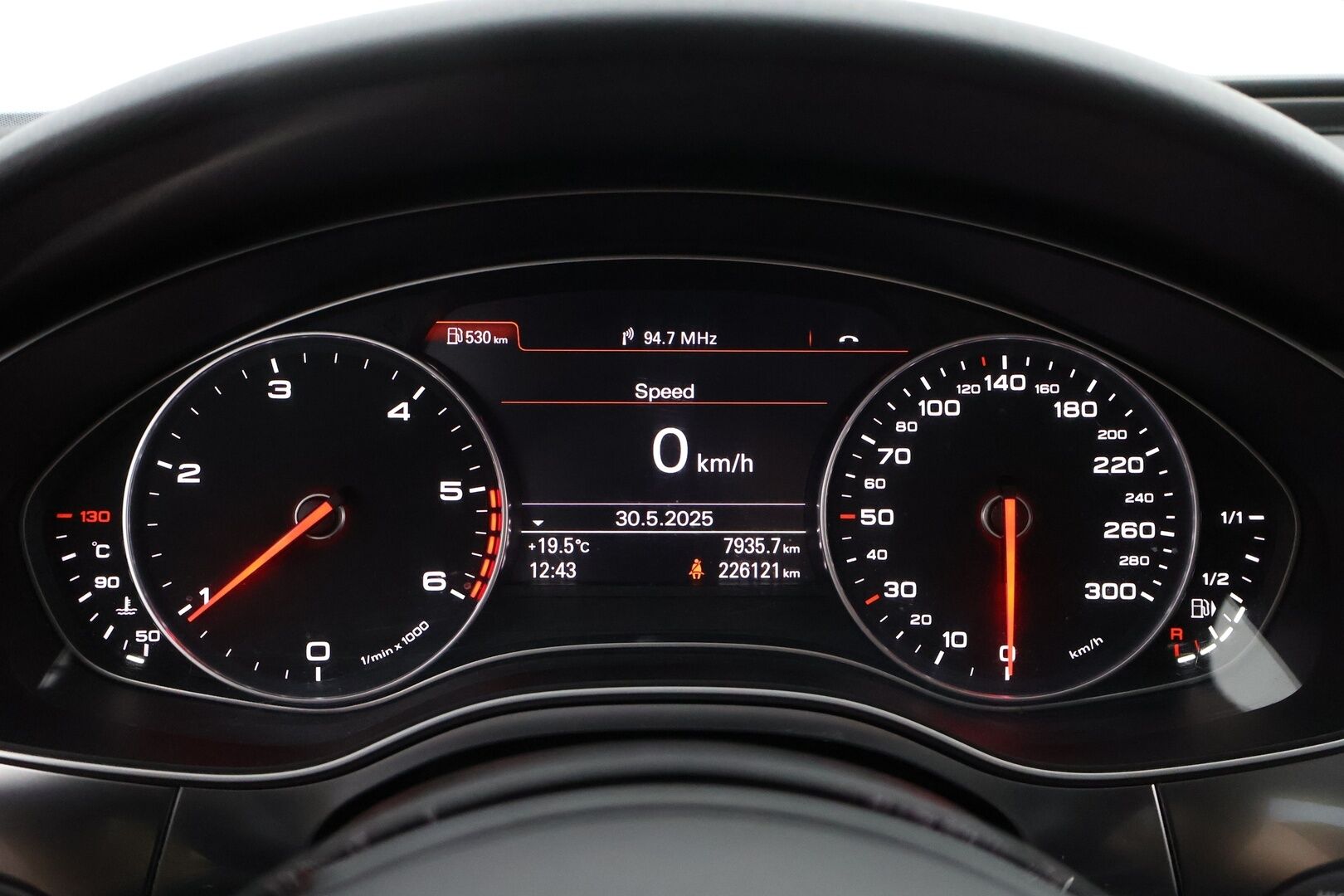 Audi A6 2014 Avant Business Sport Edition 2,0 TDI 140 kW ultra - Vakkari / Xenon / Sporttipenkit / Lohko & Sisäpistoke / 2x Renkaat aluvantein!