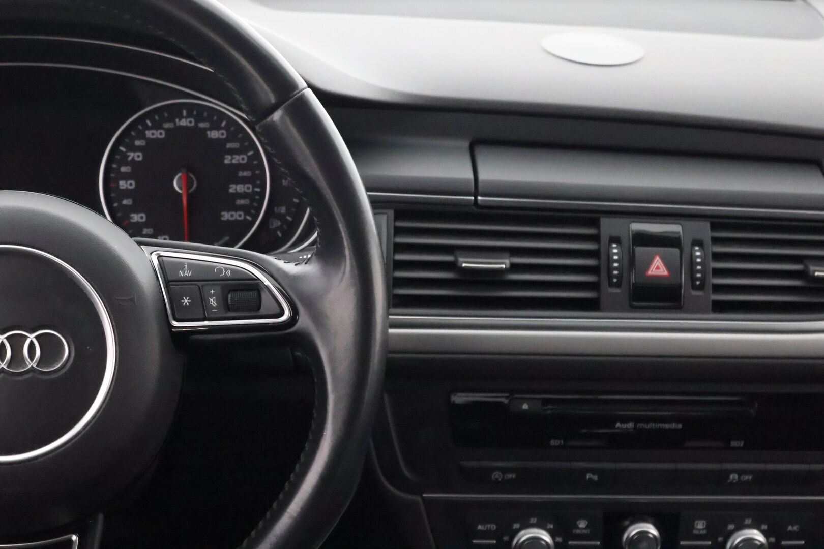 Audi A6 2014 Avant Business Sport Edition 2,0 TDI 140 kW ultra - Vakkari / Xenon / Sporttipenkit / Lohko & Sisäpistoke / 2x Renkaat aluvantein!
