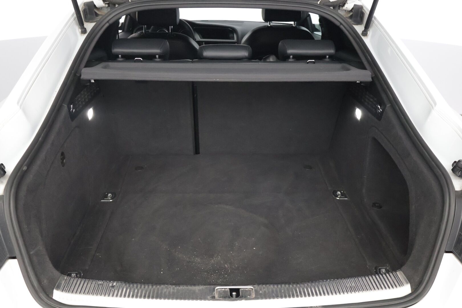 Audi A5 2015 Sportback Land of quattro Edition 2,0 TDI clean diesel 140 kW quattro S tronic *S-Line Sisä- ja Ulkopaketti / B&O / Kaistanvahti / MMI + / Vakkari / Aut. ilmastointi / Tutkat * - Bang&Olufsen / Facelift / Juuri Huollettu / Katsastettu / Hyvin pidetty 