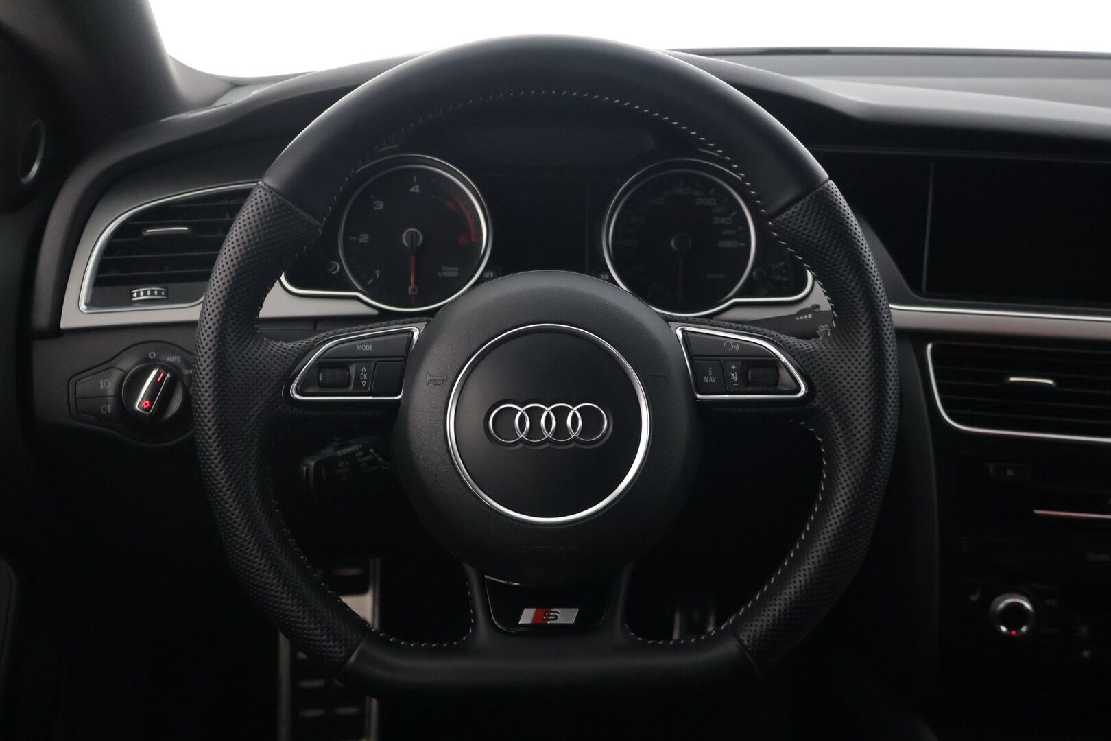 Audi A5 2015 Sportback Land of quattro Edition 2,0 TDI clean diesel 140 kW quattro S tronic *S-Line Sisä- ja Ulkopaketti / B&O / Kaistanvahti / MMI + / Vakkari / Aut. ilmastointi / Tutkat * - Bang&Olufsen / Facelift / Juuri Huollettu / Katsastettu / Hyvin pidetty 