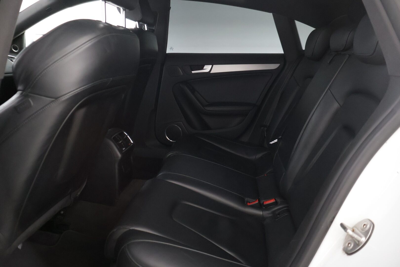 Audi A5 2015 Sportback Land of quattro Edition 2,0 TDI clean diesel 140 kW quattro S tronic *S-Line Sisä- ja Ulkopaketti / B&O / Kaistanvahti / MMI + / Vakkari / Aut. ilmastointi / Tutkat * - Bang&Olufsen / Facelift / Juuri Huollettu / Katsastettu / Hyvin pidetty 