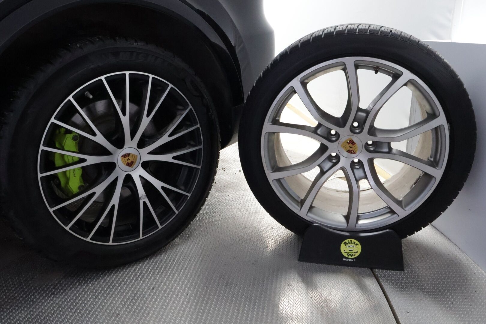 Porsche Cayenne 2019 E-Hybrid * Nahkasisusta / Panoraama / PASM / Peruutuskamera / HiFi / Sport Chrono / Suomiauto! - Navigointi / Juuri tullut Tampereelle!