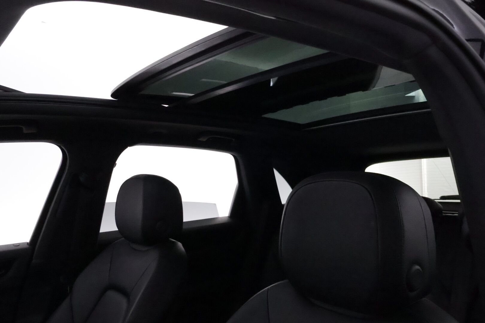 Porsche Cayenne 2019 E-Hybrid * Nahkasisusta / Panoraama / PASM / Peruutuskamera / HiFi / Sport Chrono / Suomiauto! - Navigointi / Juuri tullut Tampereelle!