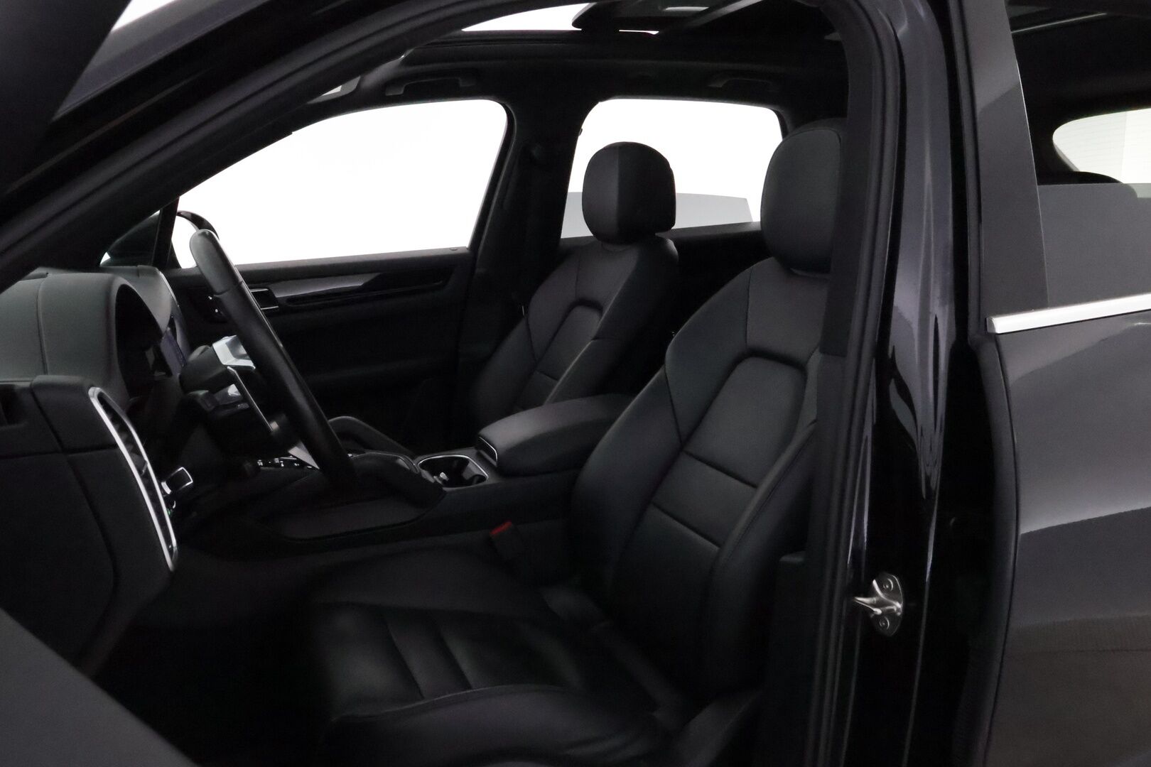 Porsche Cayenne 2019 E-Hybrid * Nahkasisusta / Panoraama / PASM / Peruutuskamera / HiFi / Sport Chrono / Suomiauto! - Navigointi / Juuri tullut Tampereelle!