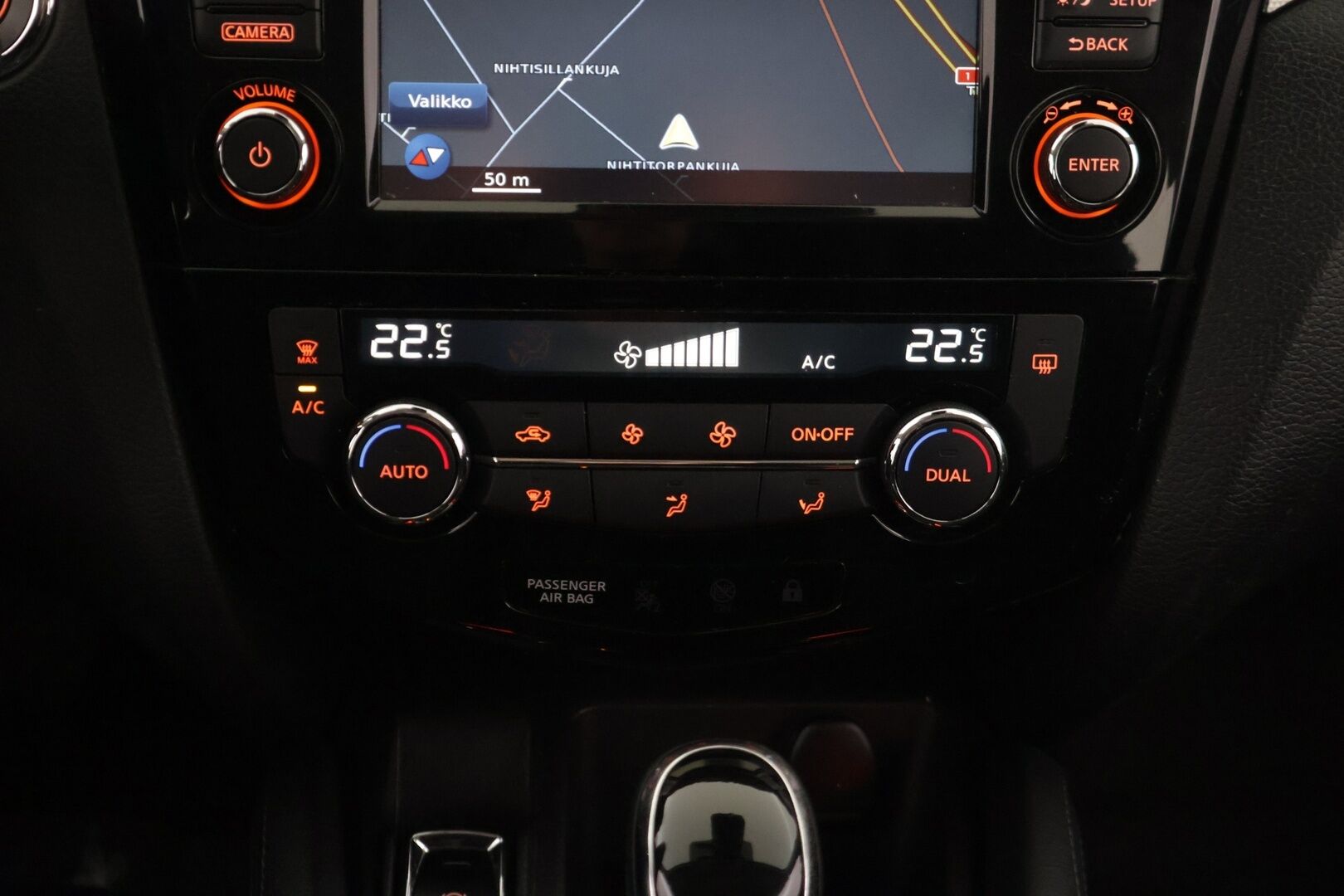 Nissan Qashqai 2018 DIG-T 115 N-Connecta 2WD Xtronic PFEB ** Lohko / 360-kamera / Navi / Kaistavahti - ** Juuri huolettu / Kahdet asialliset renkaat vanteilla ** - HULLUT JOULUT KORKOTARJOUS 2,49% 