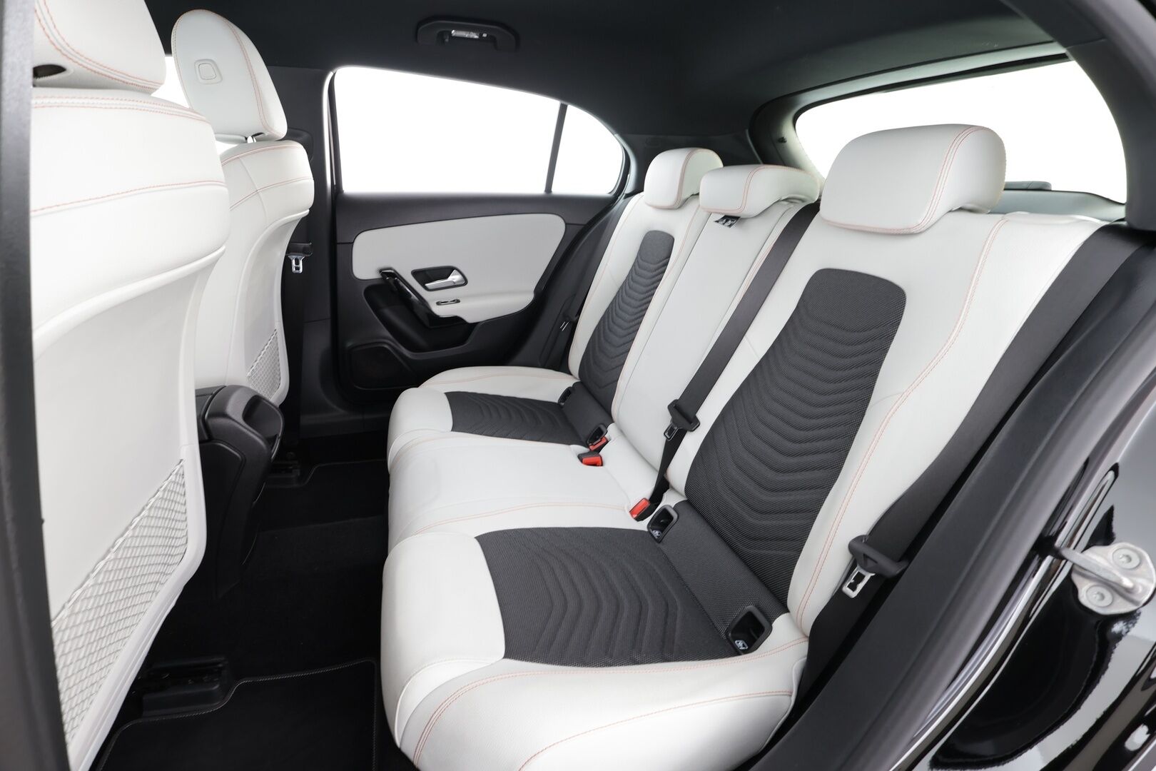 Mercedes-Benz A 2019 200 A Launch Edition Style * LED-High Performance / P.Kamera / Sportpenkit / Digimittaristo / Kaistavahti / Vakkari * - Suomi-auto / Kahdet renkaat - HULLUT JOULUT KORKOTARJOUS 2,49% 