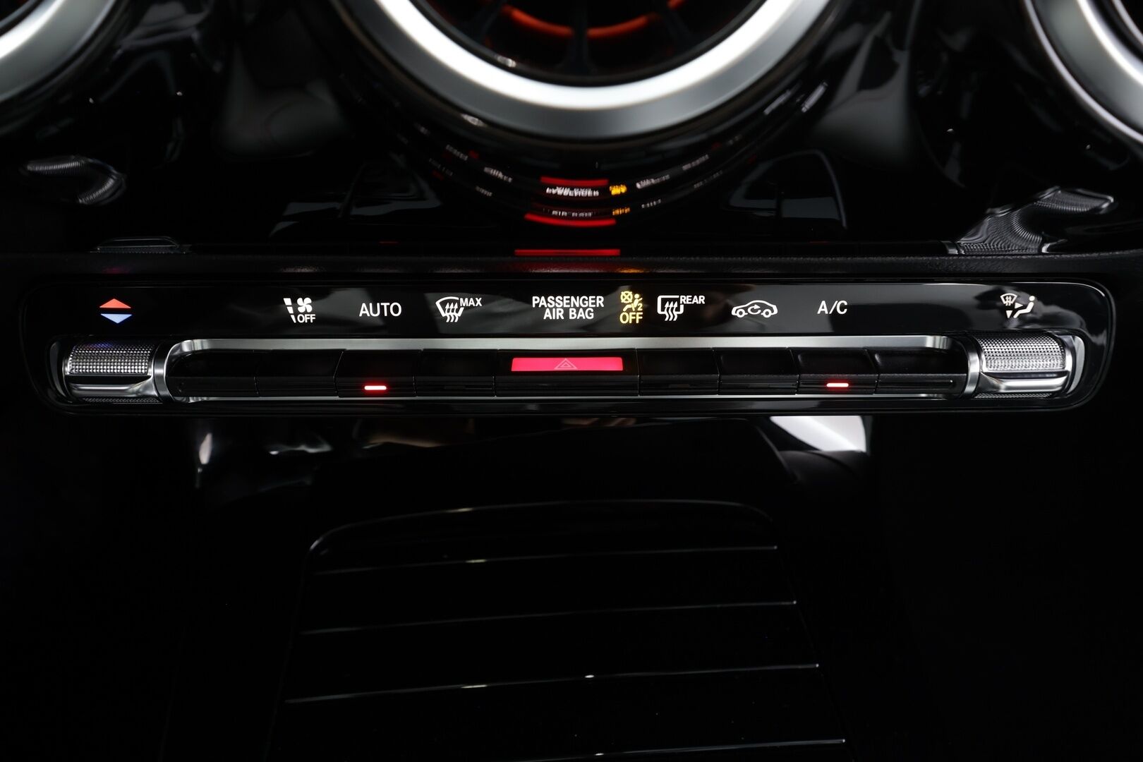 Mercedes-Benz A 2019 200 A Launch Edition Style * LED-High Performance / P.Kamera / Sportpenkit / Digimittaristo / Kaistavahti / Vakkari * - Suomi-auto / Kahdet renkaat - HULLUT JOULUT KORKOTARJOUS 2,49% 