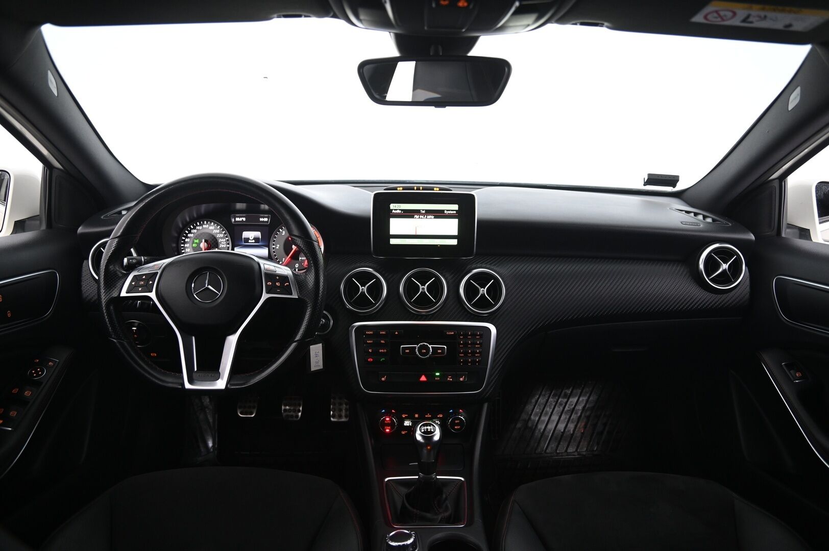 Mercedes-Benz A 2014 200 CDI BE AMG - Tutkat | Vakkari | Lohko | BT | 2x renkaat&alumiinivanteet