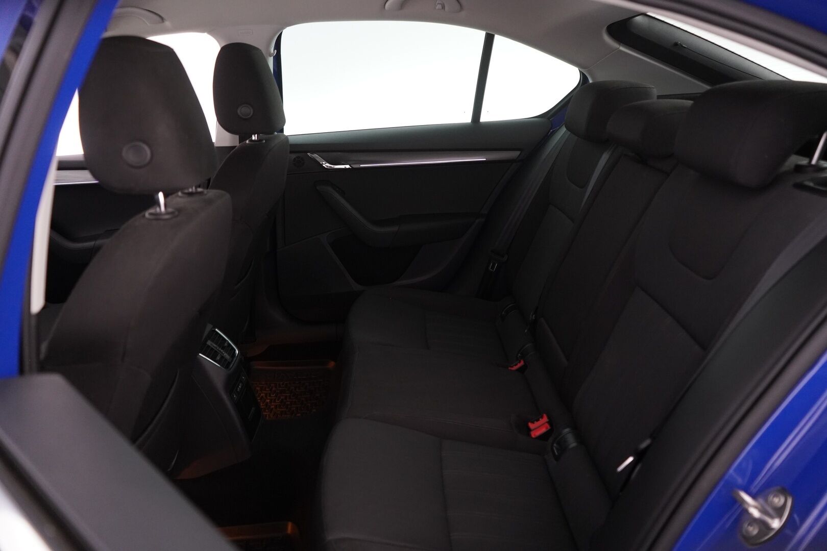 Skoda Octavia 2018 2,0 TDI 184 4x4 Style DSG Autom. - Webasto / Adapt.Vakkari / Tutkat / Appconnect / Led-valot / Jakopää 11/2024