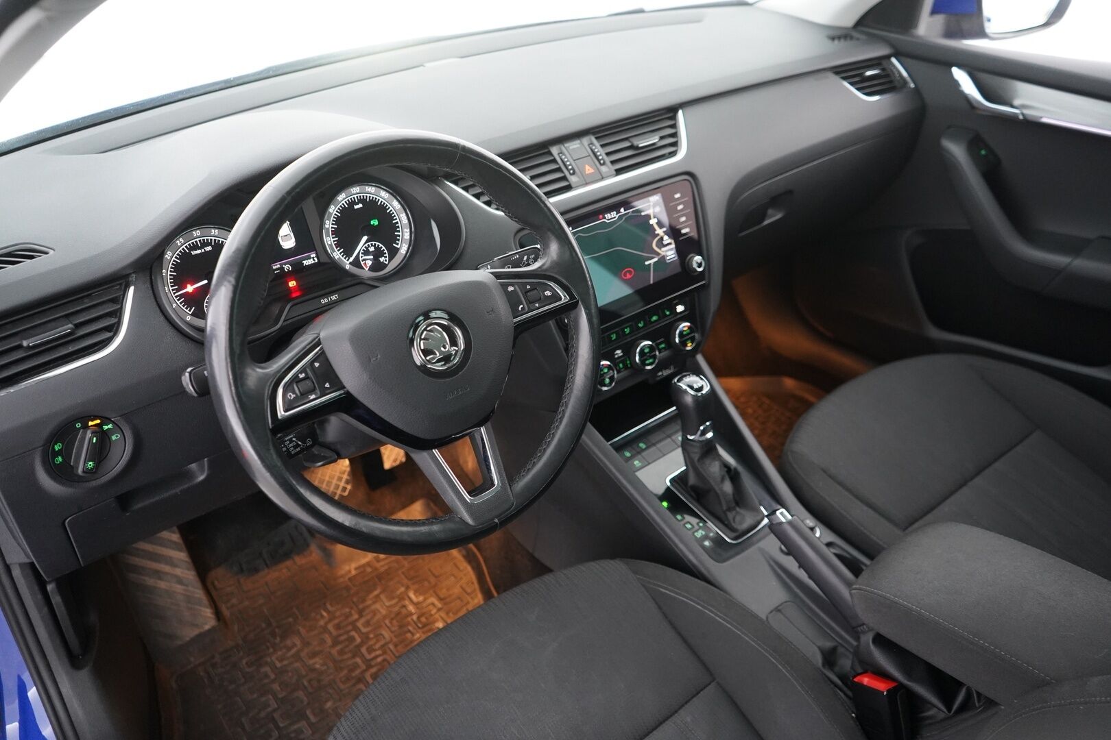 Skoda Octavia 2018 2,0 TDI 184 4x4 Style DSG Autom. - Webasto / Adapt.Vakkari / Tutkat / Appconnect / Led-valot / Jakopää 11/2024