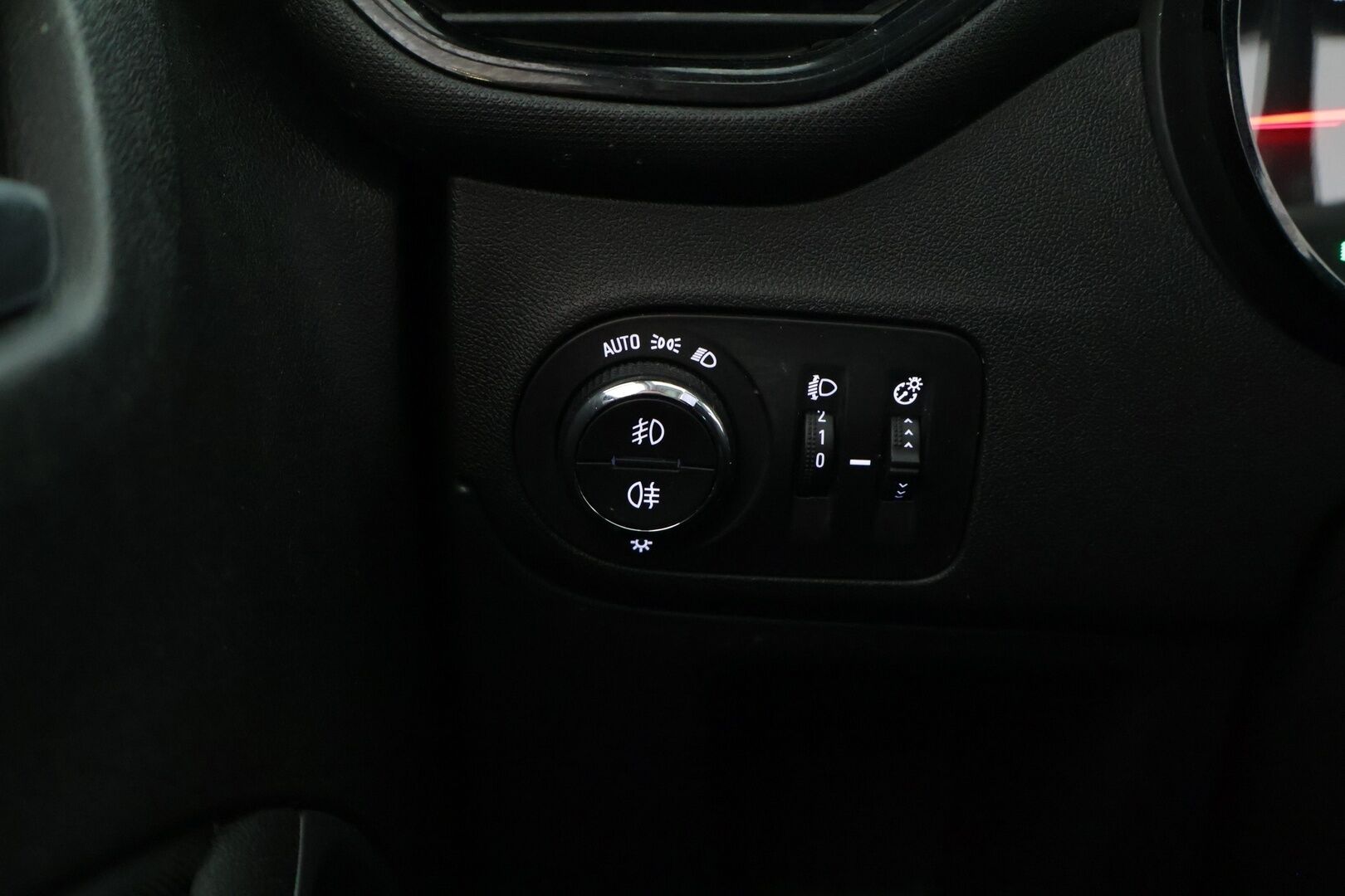 Opel Crossland X 2018 Enjoy 1,2 Automaatti Start/Stop 81 kW AT6 / Panorama / P.Kamera / Suomi-Auto /