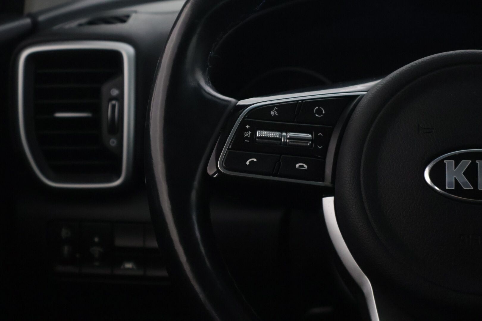 Kia Sportage 2020 1,6 CRDi SCR ISG Urban EX DCT A/T EcoDynamics 136hv* P-kamera / Ratinlämmitin / Tutkat / Kaistavahti * - * Kahdet Kian alumiinivanteet / Merkkiliikkeen huoltokirja *