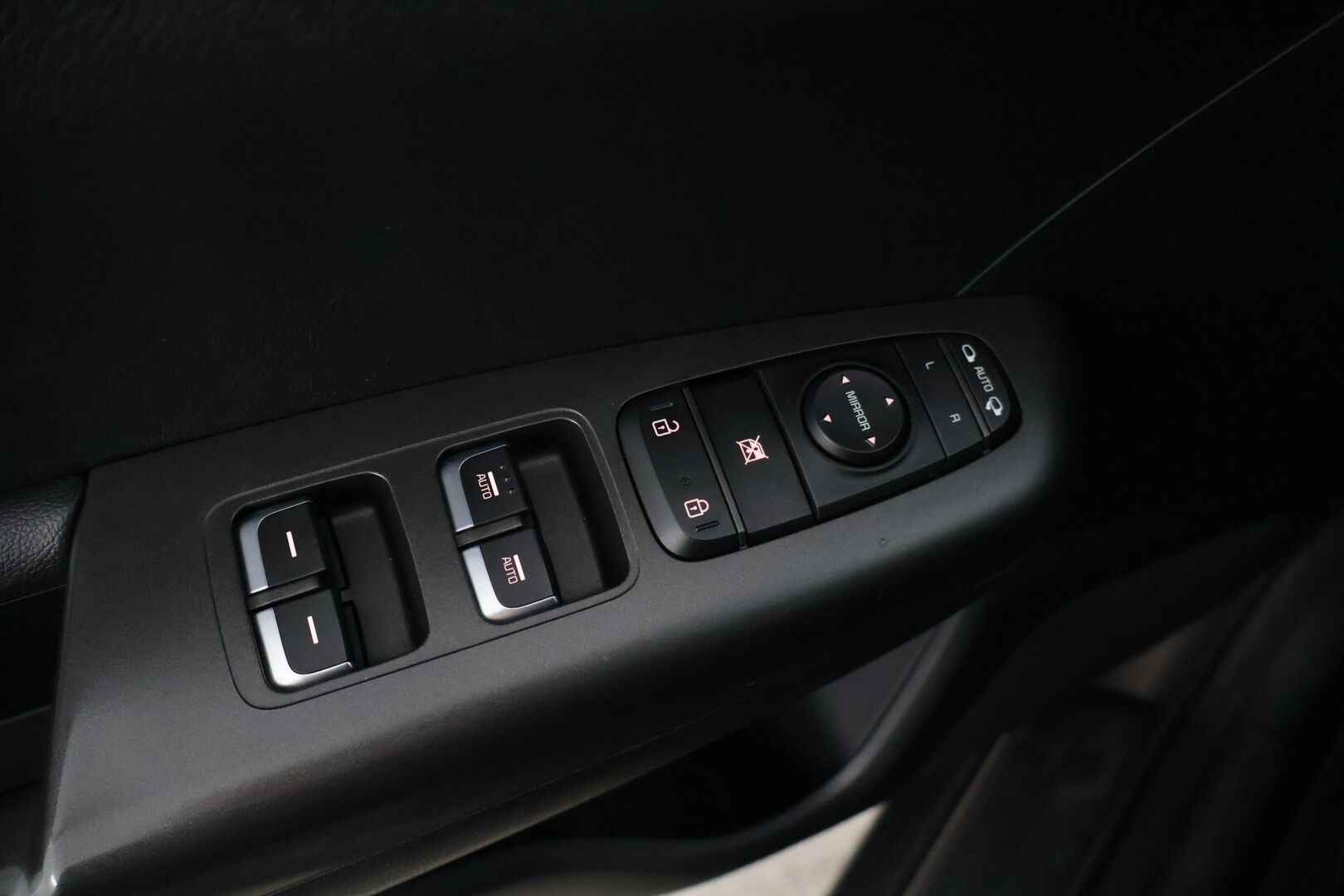 Kia Sportage 2020 1,6 CRDi SCR ISG Urban EX DCT A/T EcoDynamics 136hv* P-kamera / Ratinlämmitin / Tutkat / Kaistavahti * - * Kahdet Kian alumiinivanteet / Juuri huollettu / Seuraava katsastus 3/28 *