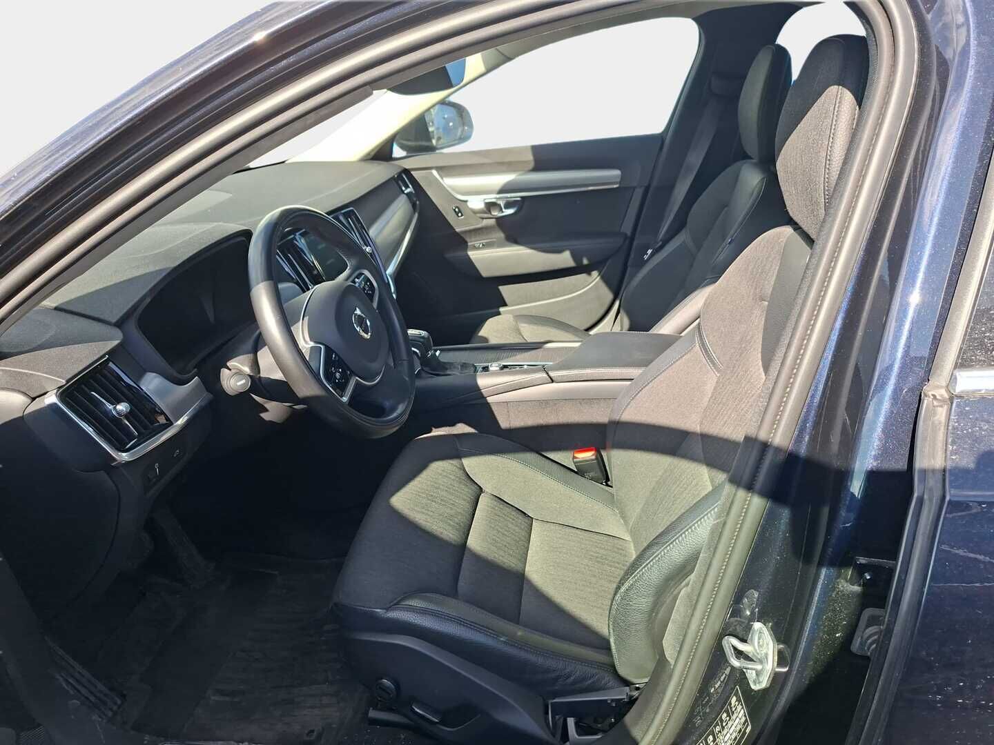 Volvo S90 2019 D5 AWD Momentum aut / Bluetooth / P. kamera / Navi / Ratinlämmitin / Tutkat / - Jakohihna tehty ! / Suomi-auto / 2-omisteinen / - HULLUT AVAJAISHULINAT KORKOTARJOUS 3,29 %