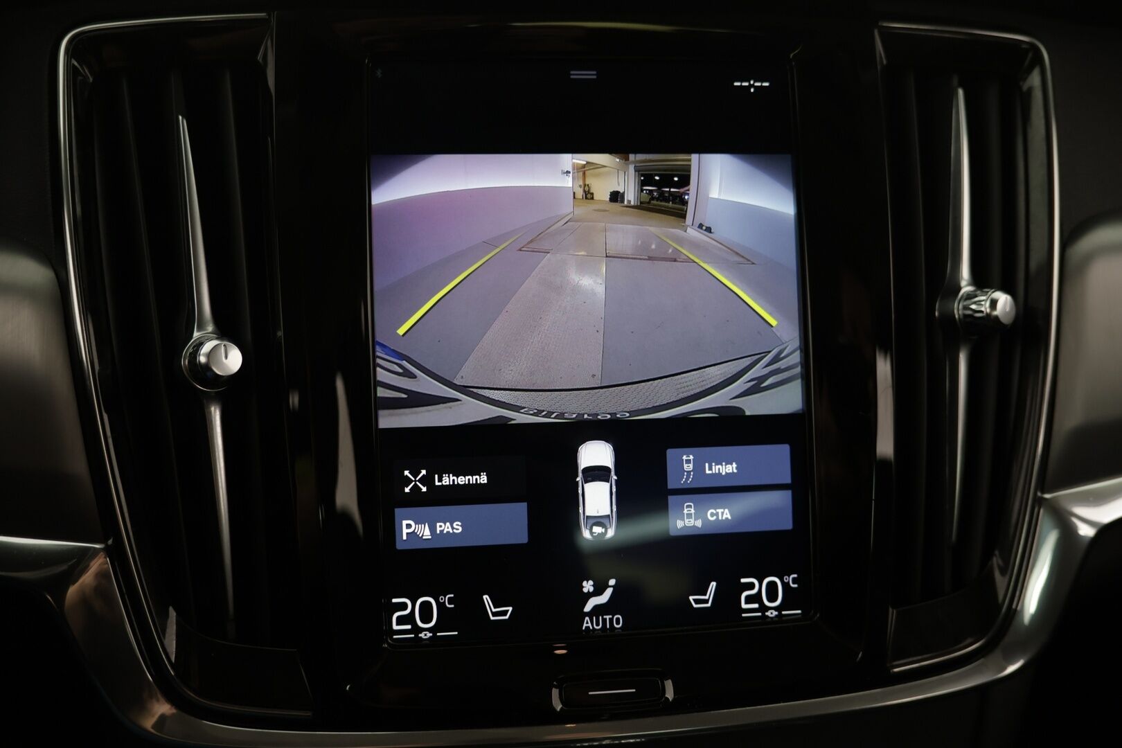 Volvo S90 2019 D5 AWD Momentum aut - ACC | Webasto | Bluetooth | P. kamera | Navi | Ratinlämmitin | Tutkat |Jakohihna tehty ! | Suomi-auto | 2-omisteinen
