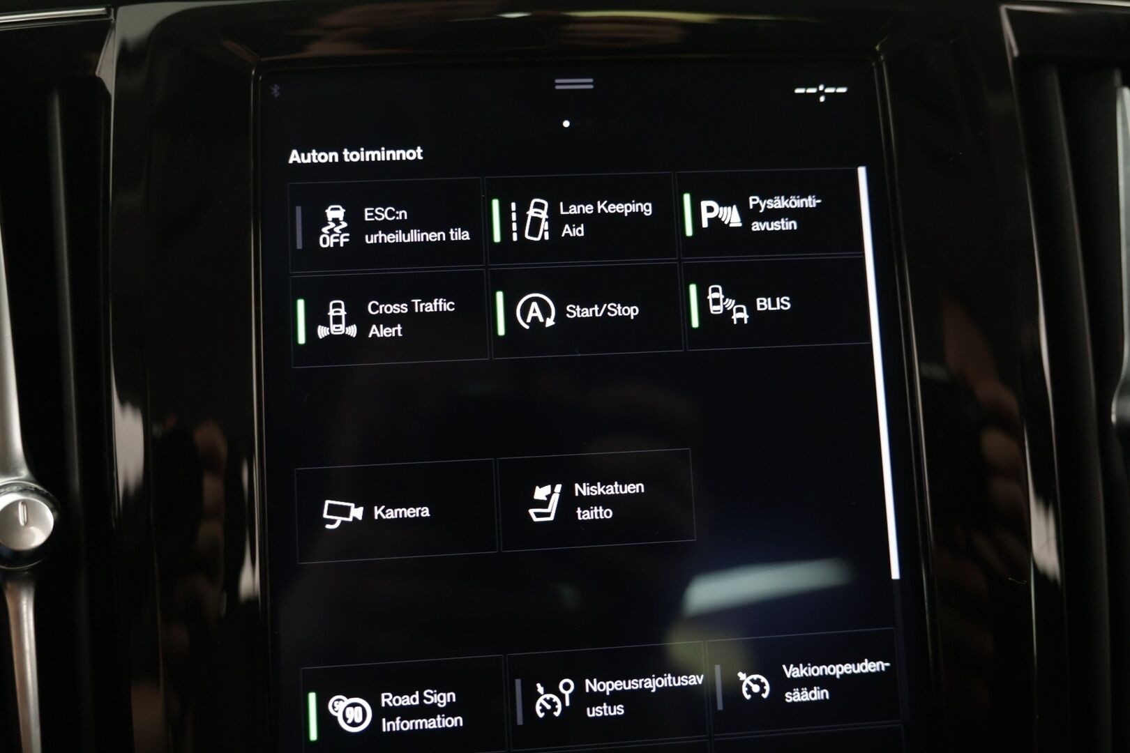 Volvo S90 2019 D5 AWD Momentum aut - ACC | Webasto | Bluetooth | P. kamera | Navi | Ratinlämmitin | Tutkat |Jakohihna tehty ! | Suomi-auto | 2-omisteinen