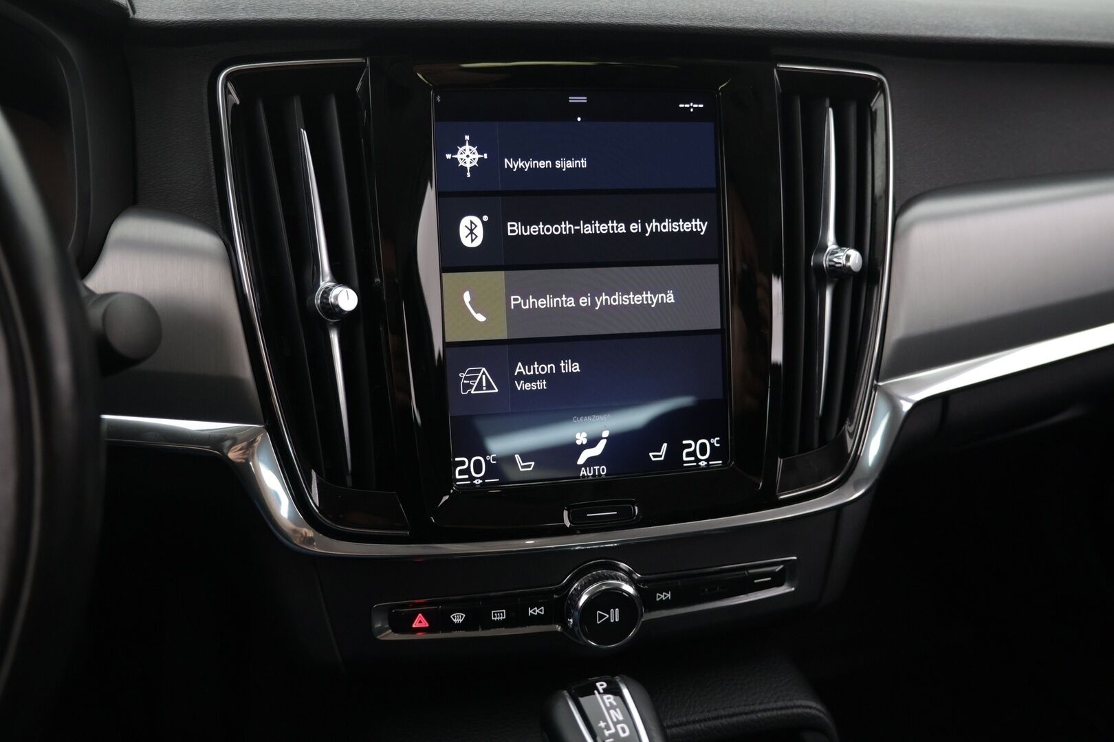 Volvo S90 2019 D5 AWD Momentum aut - ACC | Webasto | Bluetooth | P. kamera | Navi | Ratinlämmitin | Tutkat |Jakohihna tehty ! | Suomi-auto | 2-omisteinen