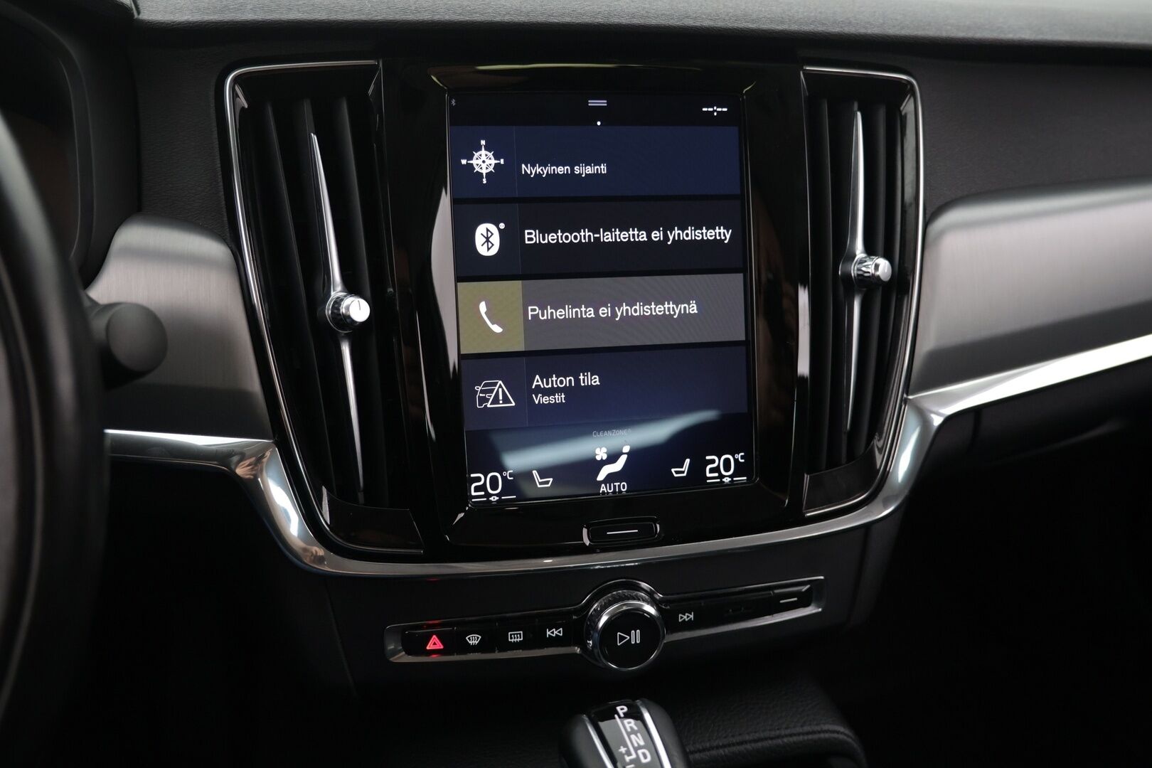 Volvo S90 2019 D5 AWD Momentum aut - ACC | Webasto | Bluetooth | P. kamera | Navi | Ratinlämmitin | Tutkat |Jakohihna tehty ! | Suomi-auto | 2-omisteinen