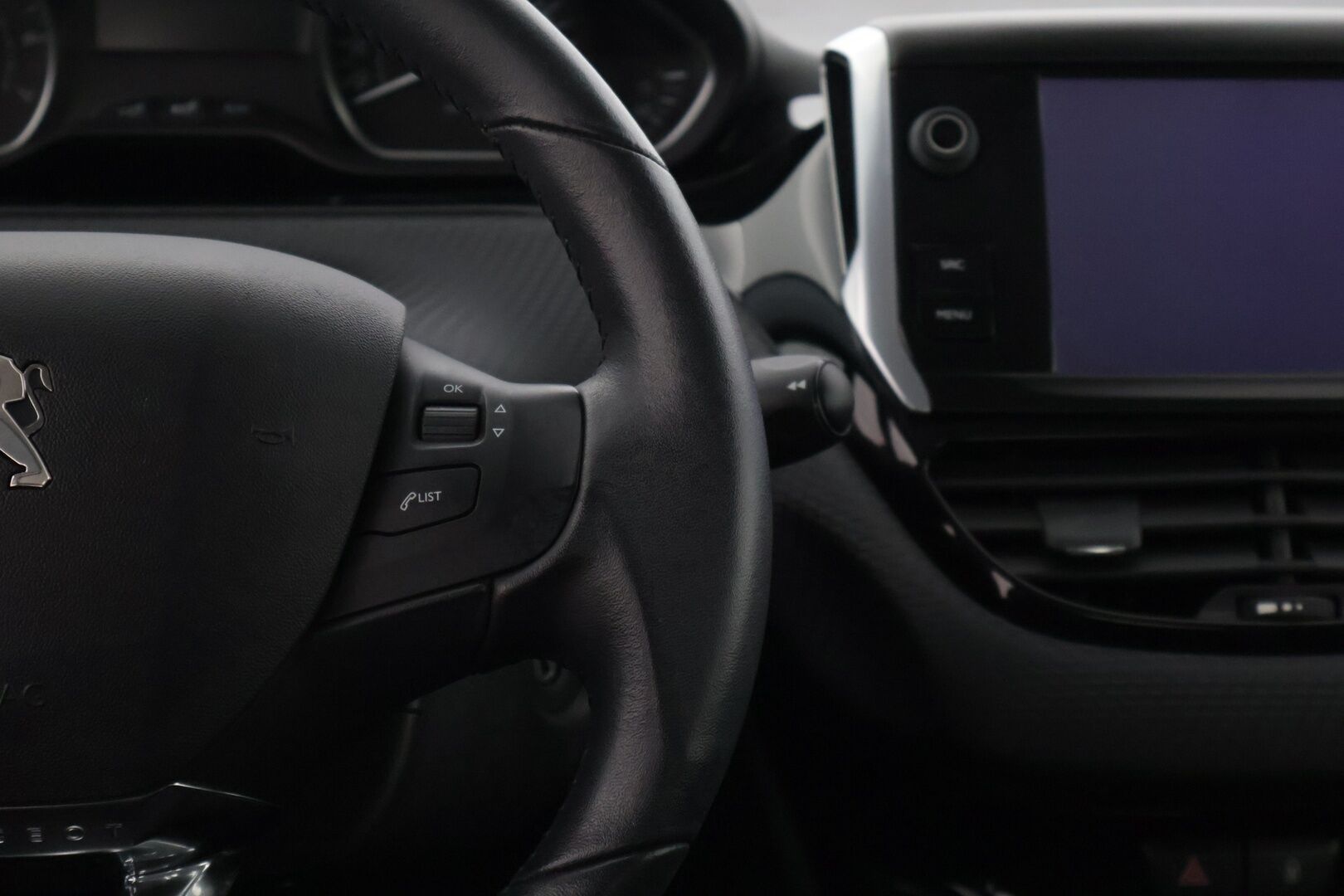 Peugeot 2008 2019 Motion PureTech 82 ** Suomiauto / Vakkari / Lohkolämmitin / Ilmastointi / Bluetooth ** - ** Jakohihna vaihdettu 90tkm kohdalla! / 2x renkaat / Juuri huollettu 110tkm kohdalla! **