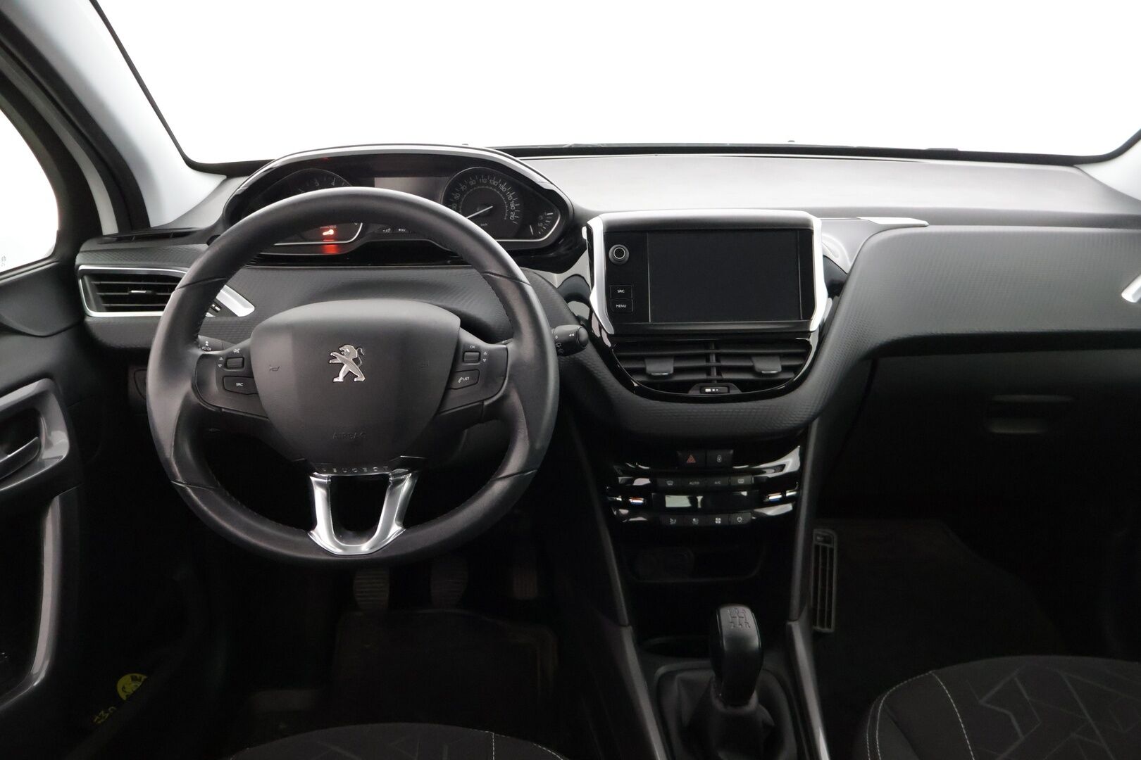 Peugeot 2008 2019 Motion PureTech 82 ** Suomiauto / Vakkari / Lohkolämmitin / Ilmastointi / Bluetooth ** - ** Jakohihna vaihdettu 90tkm kohdalla! / 2x renkaat / Juuri huollettu 110tkm kohdalla! **