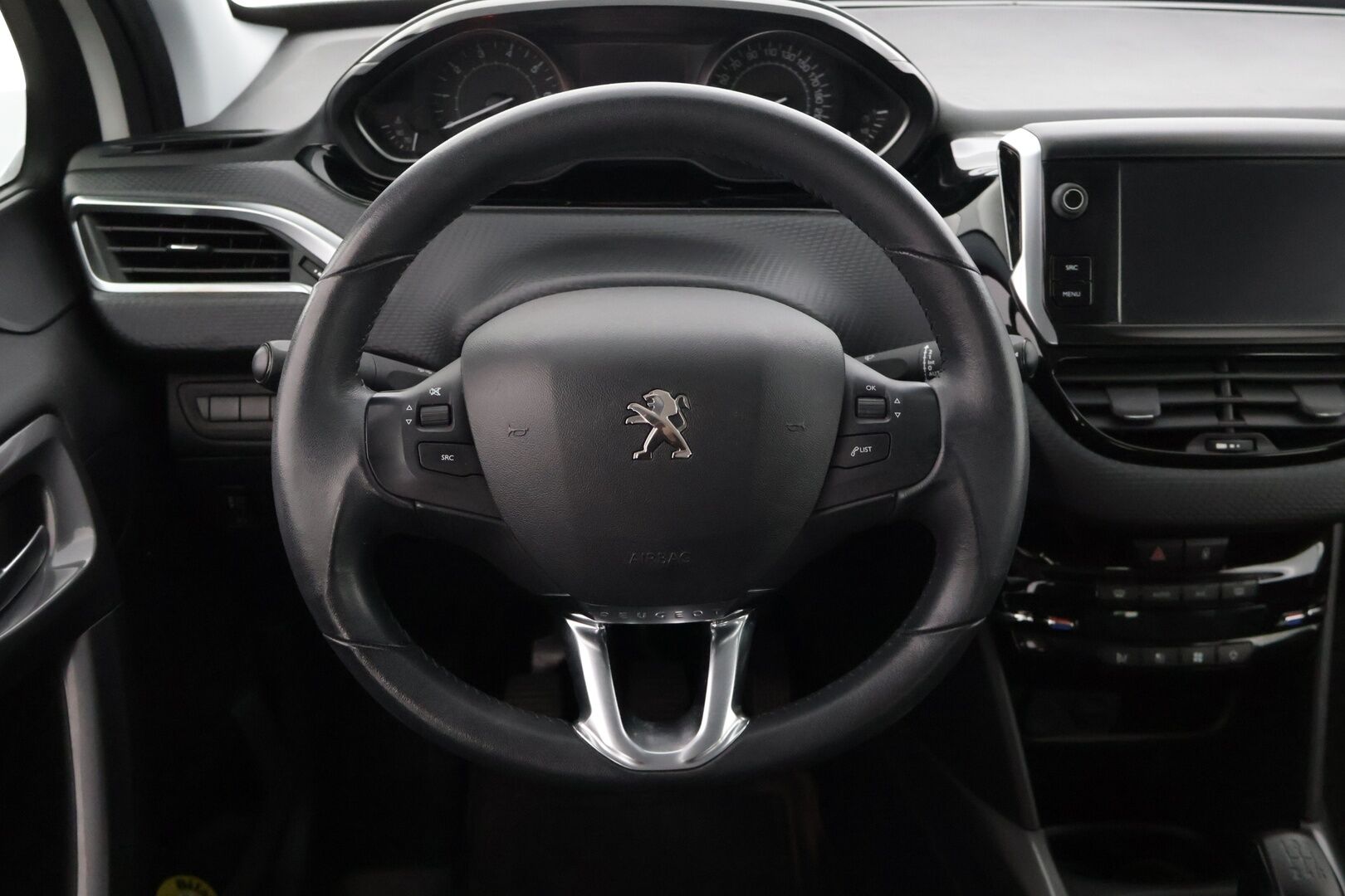 Peugeot 2008 2019 Motion PureTech 82 ** Suomiauto / Vakkari / Lohkolämmitin / Ilmastointi / Bluetooth ** - ** Jakohihna vaihdettu 90tkm kohdalla! / 2x renkaat / Juuri huollettu 110tkm kohdalla! **