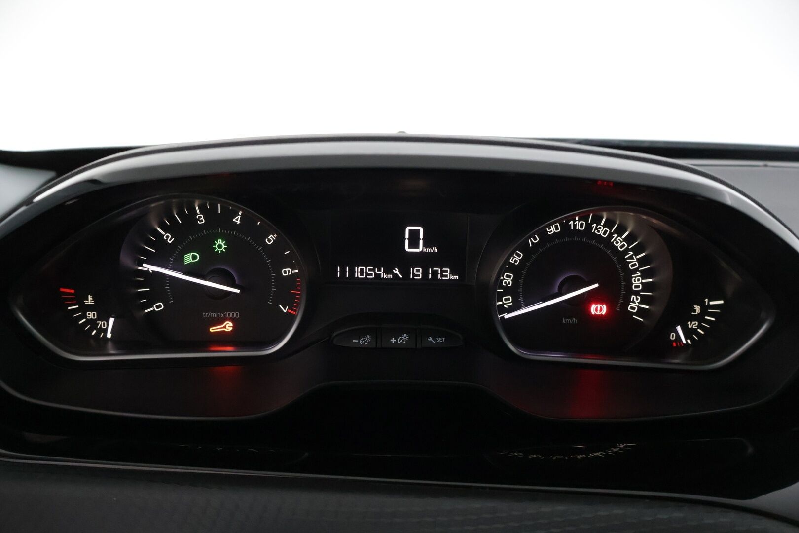 Peugeot 2008 2019 Motion PureTech 82 ** Suomiauto / Vakkari / Lohkolämmitin / Ilmastointi / Bluetooth ** - ** Jakohihna vaihdettu 90tkm kohdalla! / 2x renkaat / Juuri huollettu 110tkm kohdalla! **
