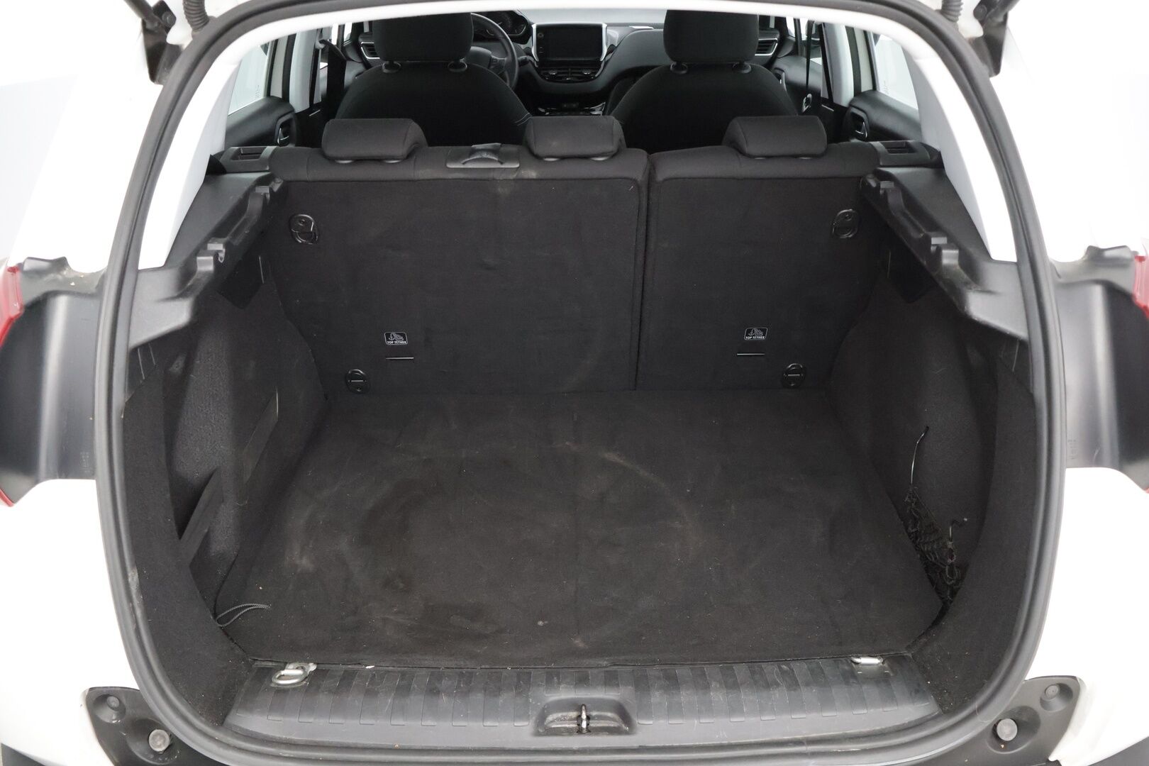 Peugeot 2008 2019 Motion PureTech 82 ** Suomiauto / Vakkari / Lohkolämmitin / Ilmastointi / Bluetooth ** - ** Jakohihna vaihdettu 90tkm kohdalla! / 2x renkaat / Juuri huollettu 110tkm kohdalla! **