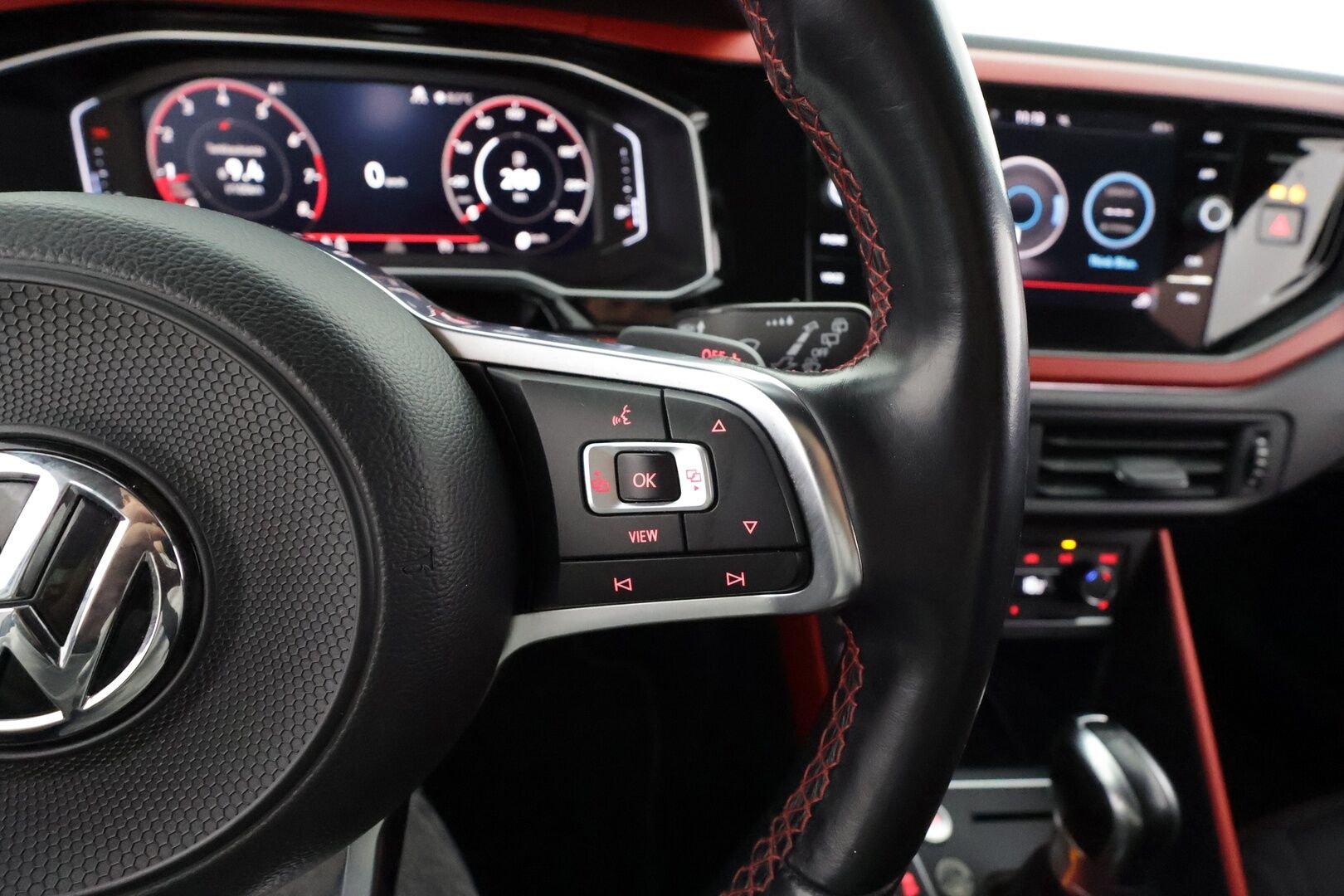 Volkswagen Polo 2019 GTI 2,0 TSI 147 kW (200 hv) DSG * ACC / P.Kamera / Beats äänentoisto / Keyless / Navi * - Suomi-auto / Kahdet renkaat