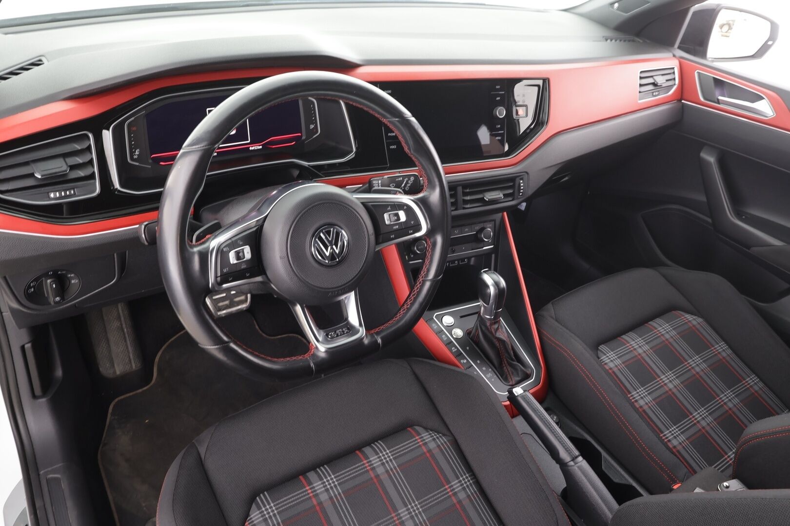 Volkswagen Polo 2019 GTI 2,0 TSI 147 kW (200 hv) DSG * ACC / P.Kamera / Beats äänentoisto / Keyless / Navi * - Suomi-auto / Kahdet renkaat