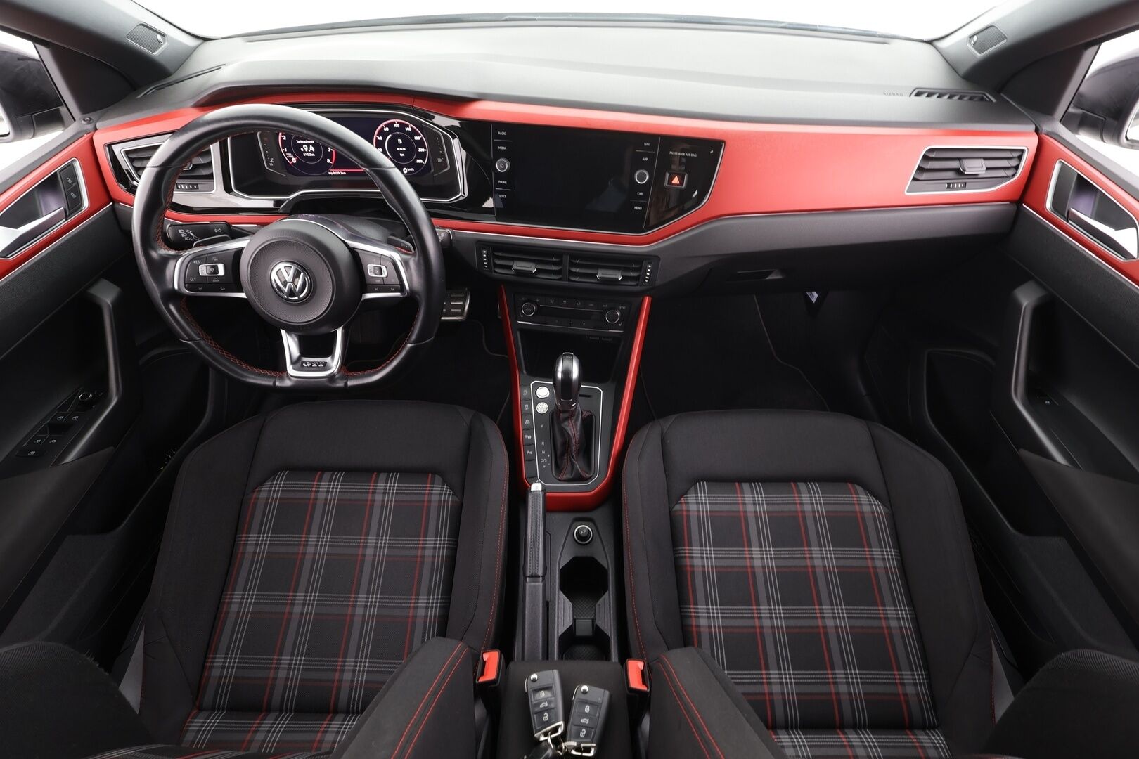 Volkswagen Polo 2019 GTI 2,0 TSI 147 kW (200 hv) DSG * ACC / P.Kamera / Beats äänentoisto / Keyless / Navi * - Suomi-auto / Kahdet renkaat